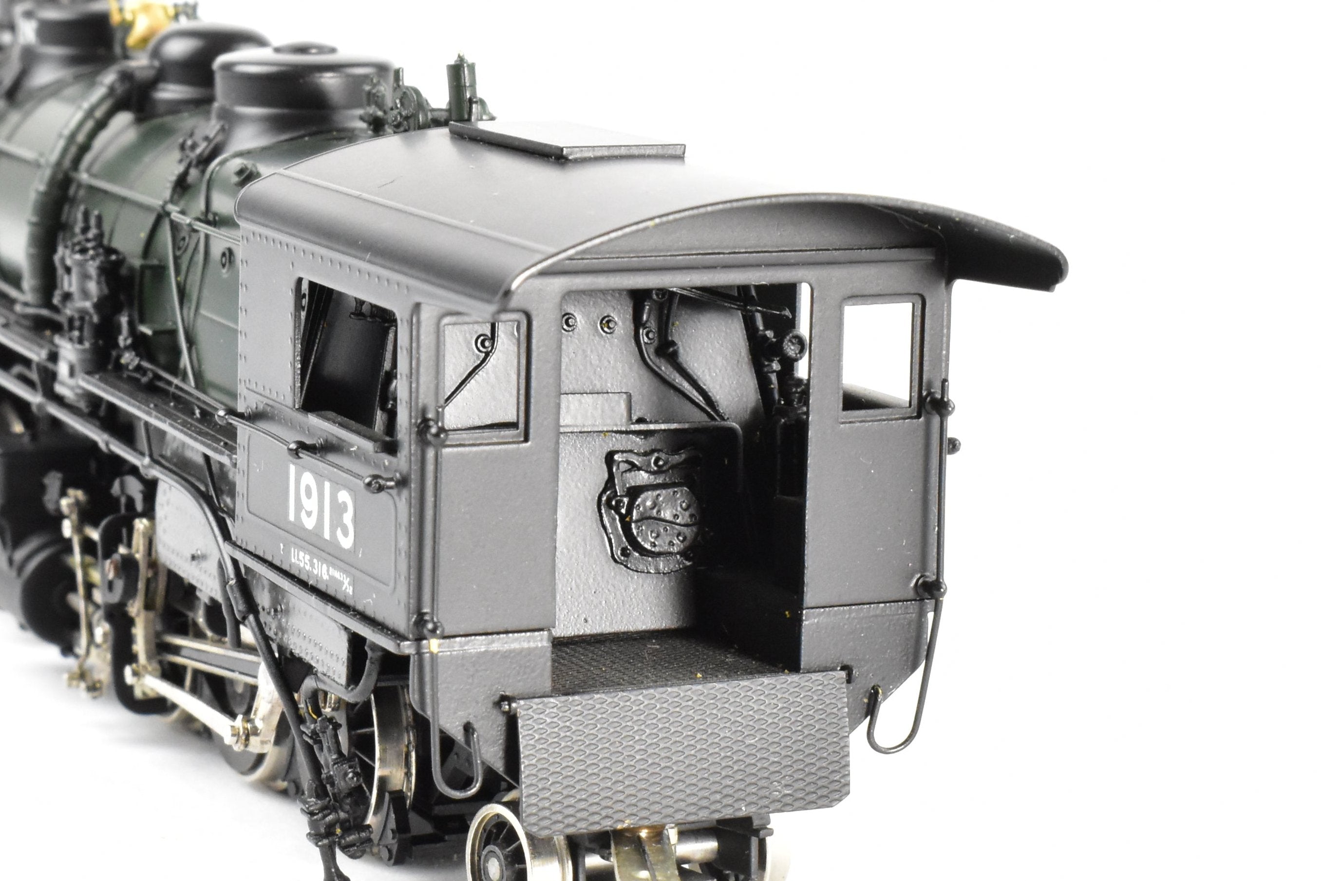 HO Scale Brass Model Train - Tenshodo Great Northern 2-6-6-2 Class L-1 Factory Painted Locomotive #1913 with Crown Design