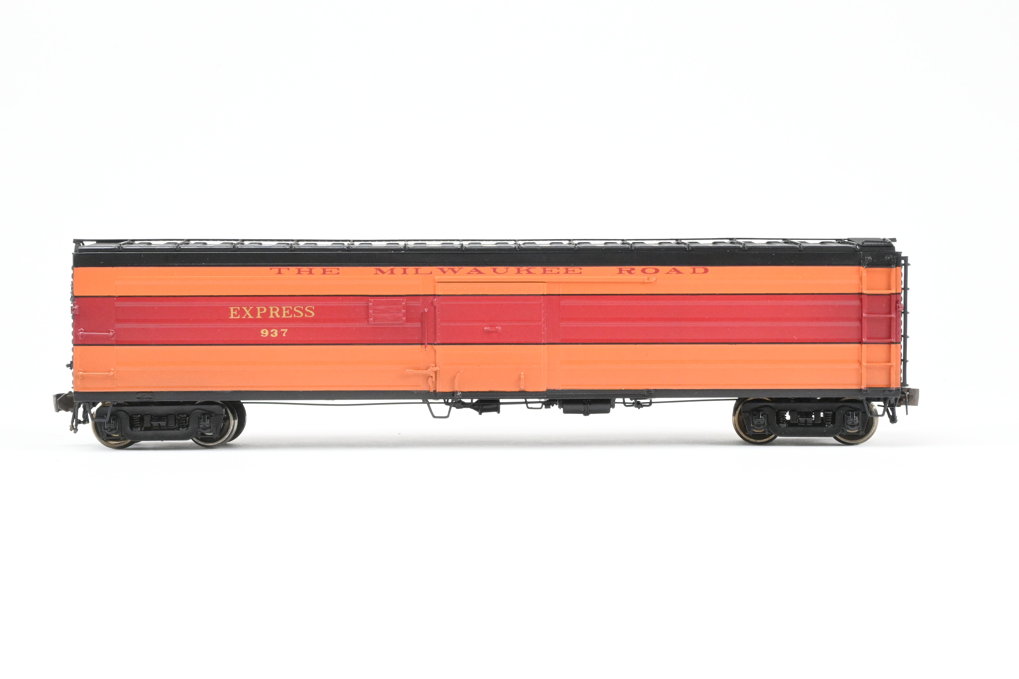 HO Scale Brass Model Railway Classics Milwaukee Road (MILW) 50-Foot Passenger Express Boxcar Factory Painted in 1952 Hiawatha Scheme with Road Number #937