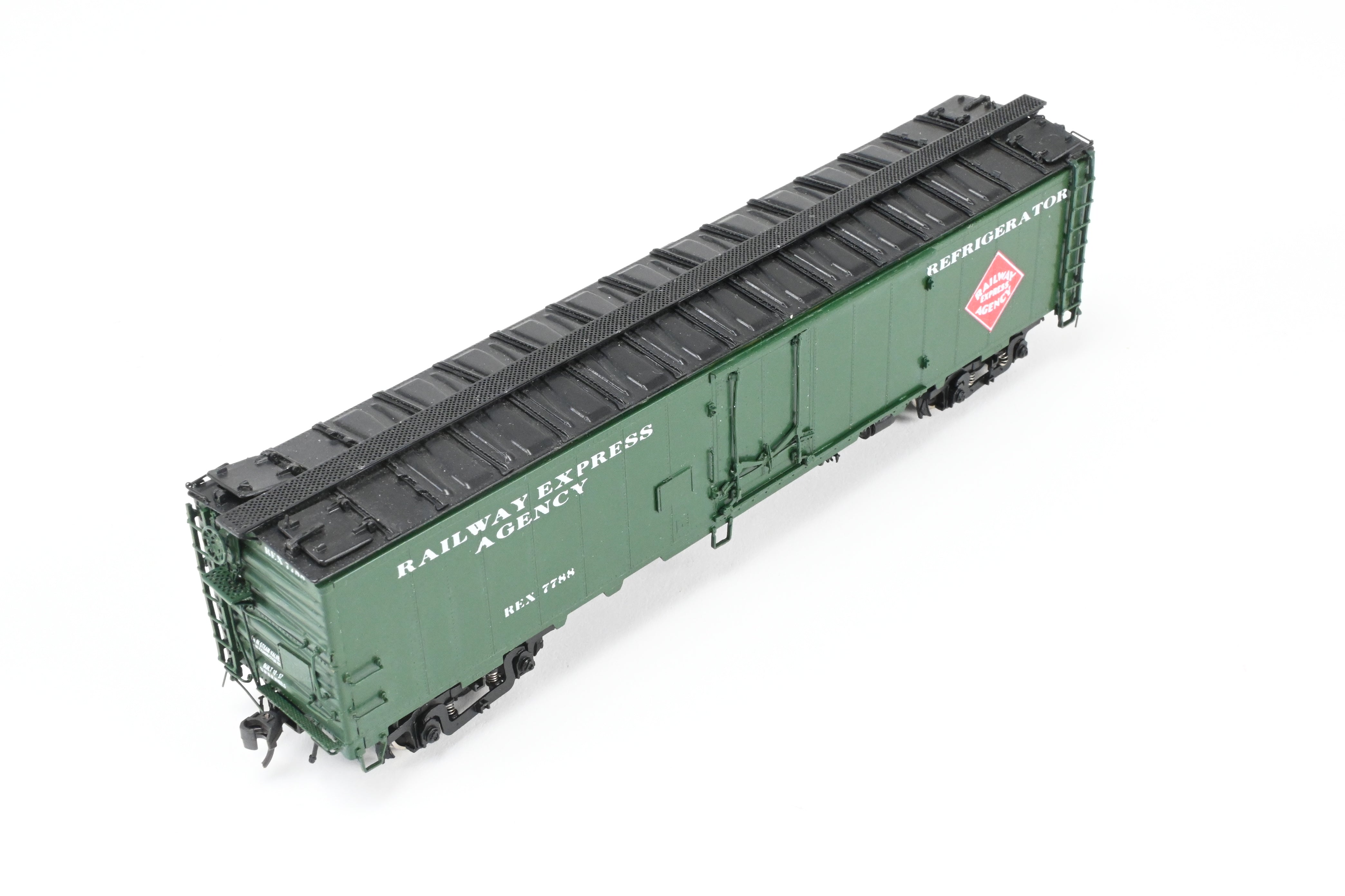 High - Quality HO Scale Brass CIL - Challenger Imports REA - Railway Express Agency 52 - Foot Steel Express Refrigerator Car Model FP