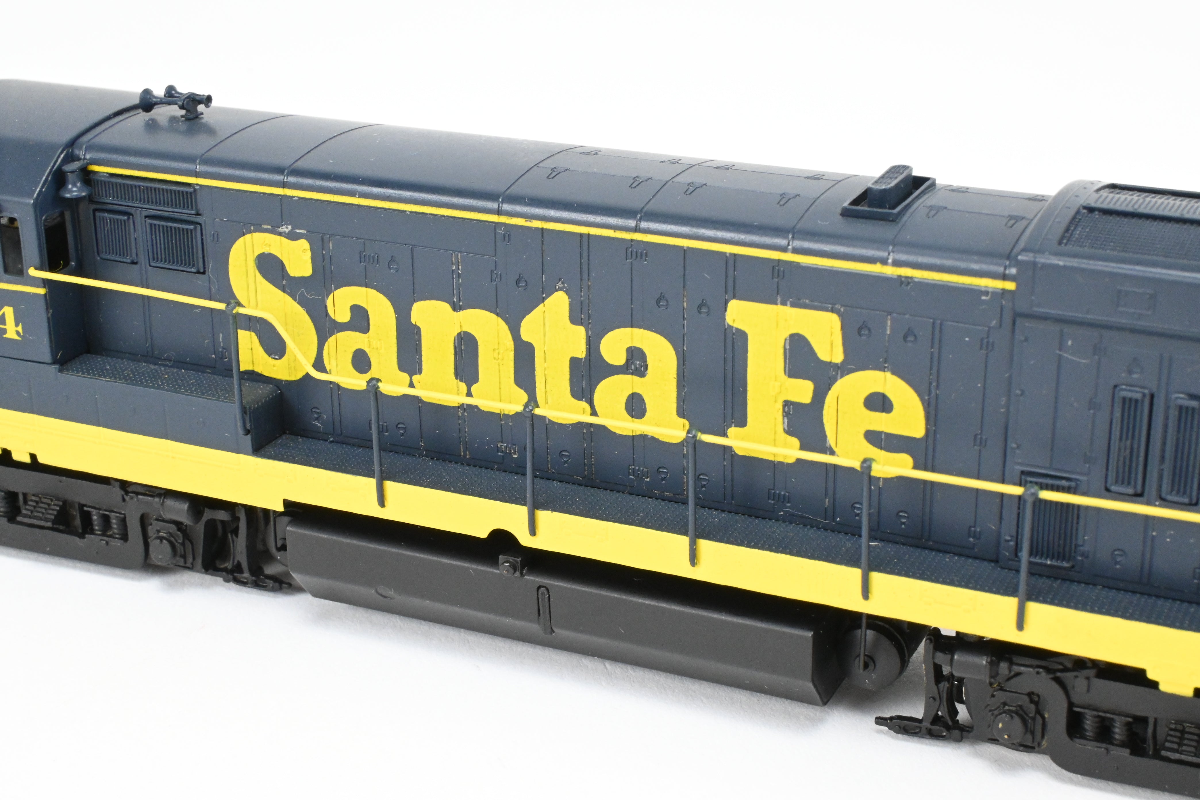 HO Scale Brass Model Train - Oriental Limited ATSF - Santa Fe GE U23B 2300 HP Low Hood Locomotive with AAR - B Trucks, Road Number FP #6334