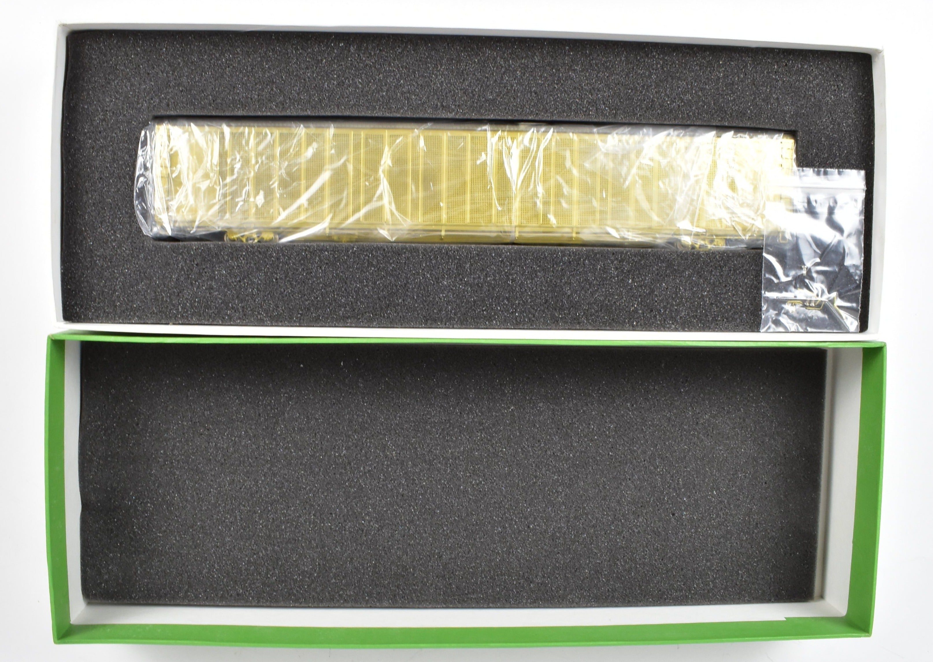 HO Brass OMI Overland Safe-T-Pack Tri-Level Auto Rack with Special Doors (ATSF, FEC, N&W, WP)