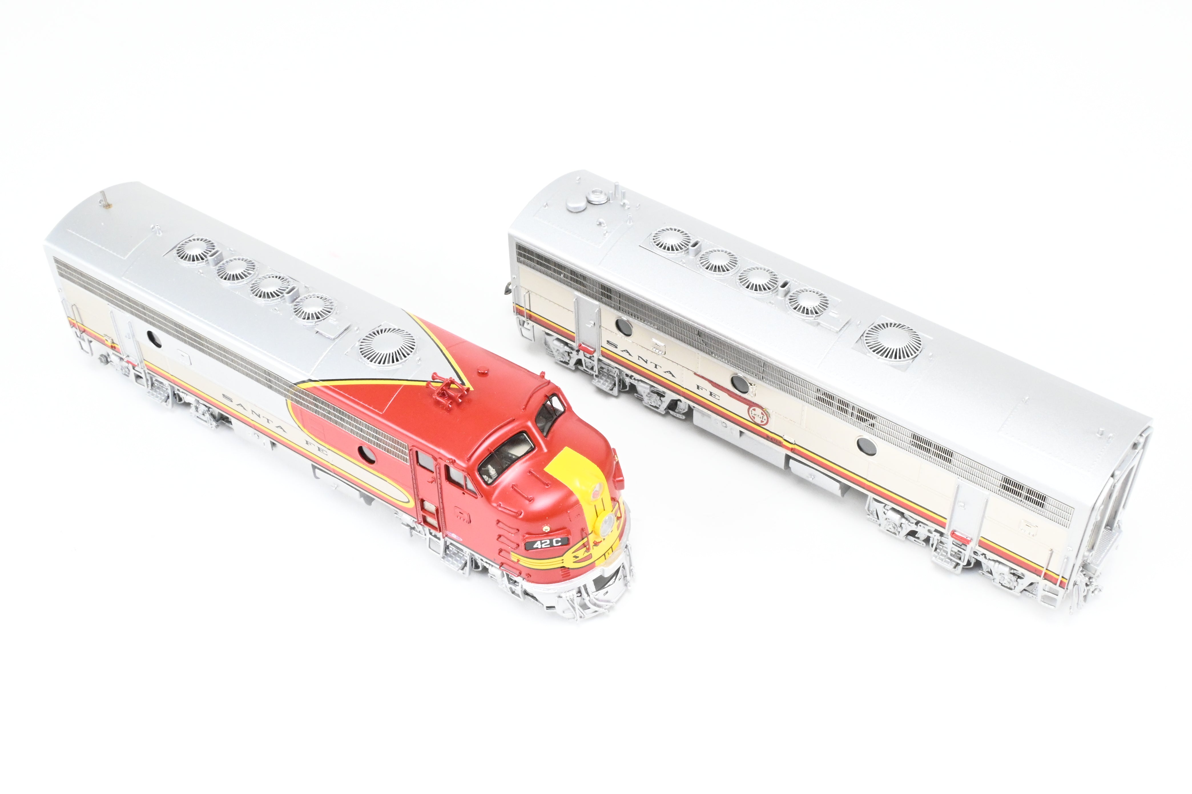 HO Scale Brass Model Train Set - Overland Models Inc. ATSF - Santa Fe EMD F7 A - B - B - A Set #1 (1950's Era FP) with Cars #42L, 42A, 42B, 42C