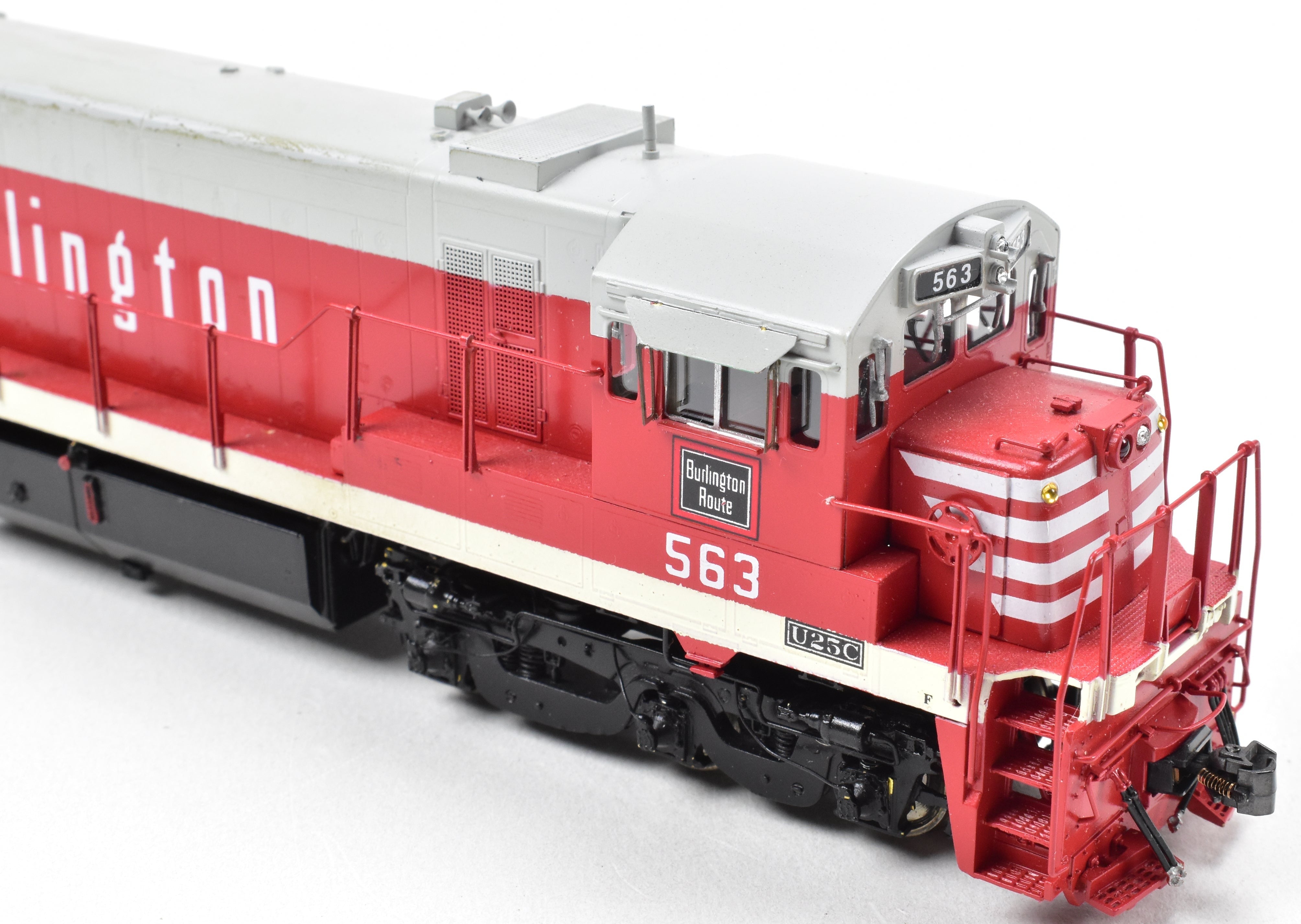 HO Brass OMI CB&Q Burlington Route GE U-28C (U-25C Carbody) Pro-Paint #563