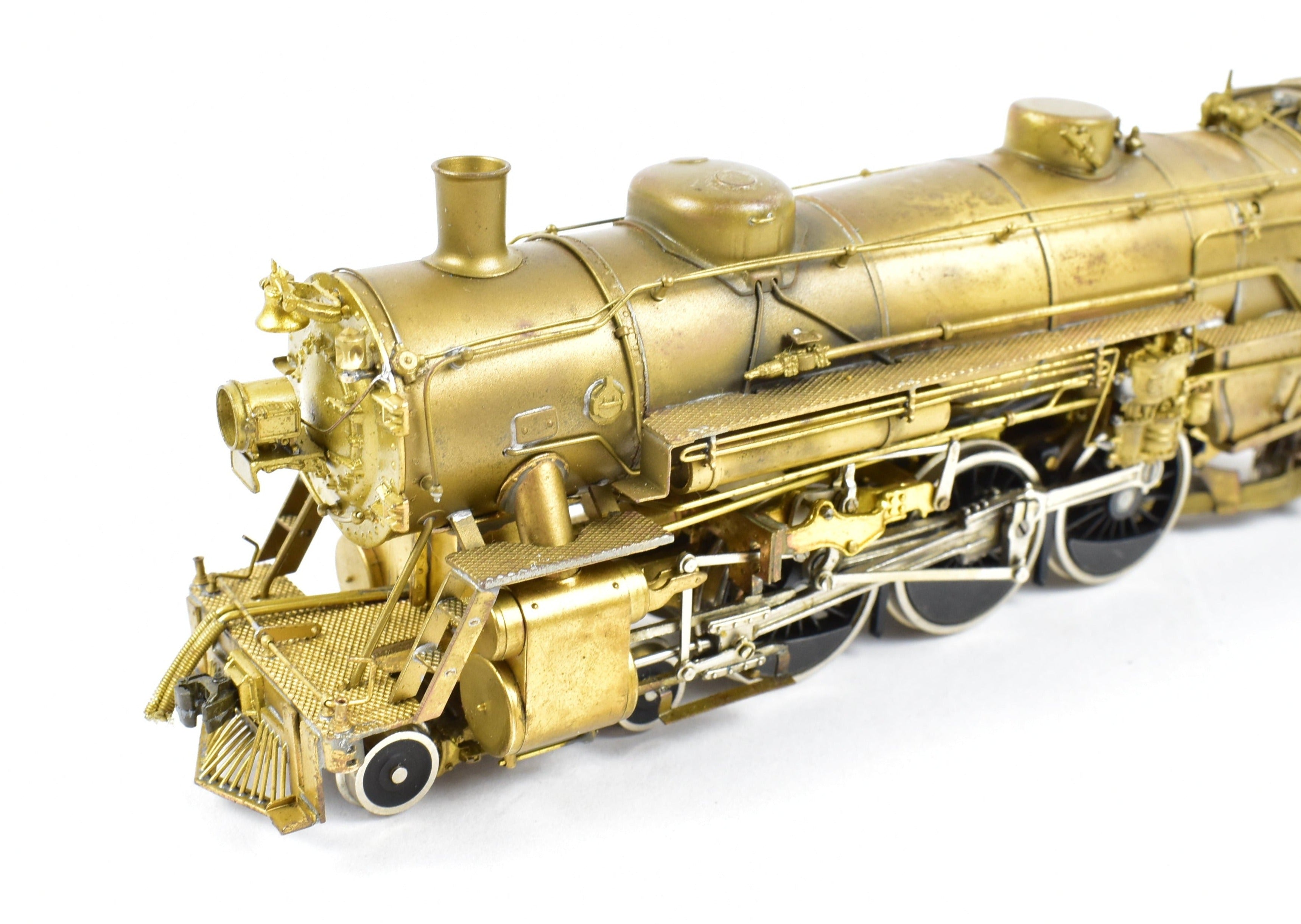 HO Scale Brass Pacific Fast Mail Model - United States Railway Administration Various Roads 4 - 6 - 2 Light Pacific Locomotive from Atlas Industries in Japan