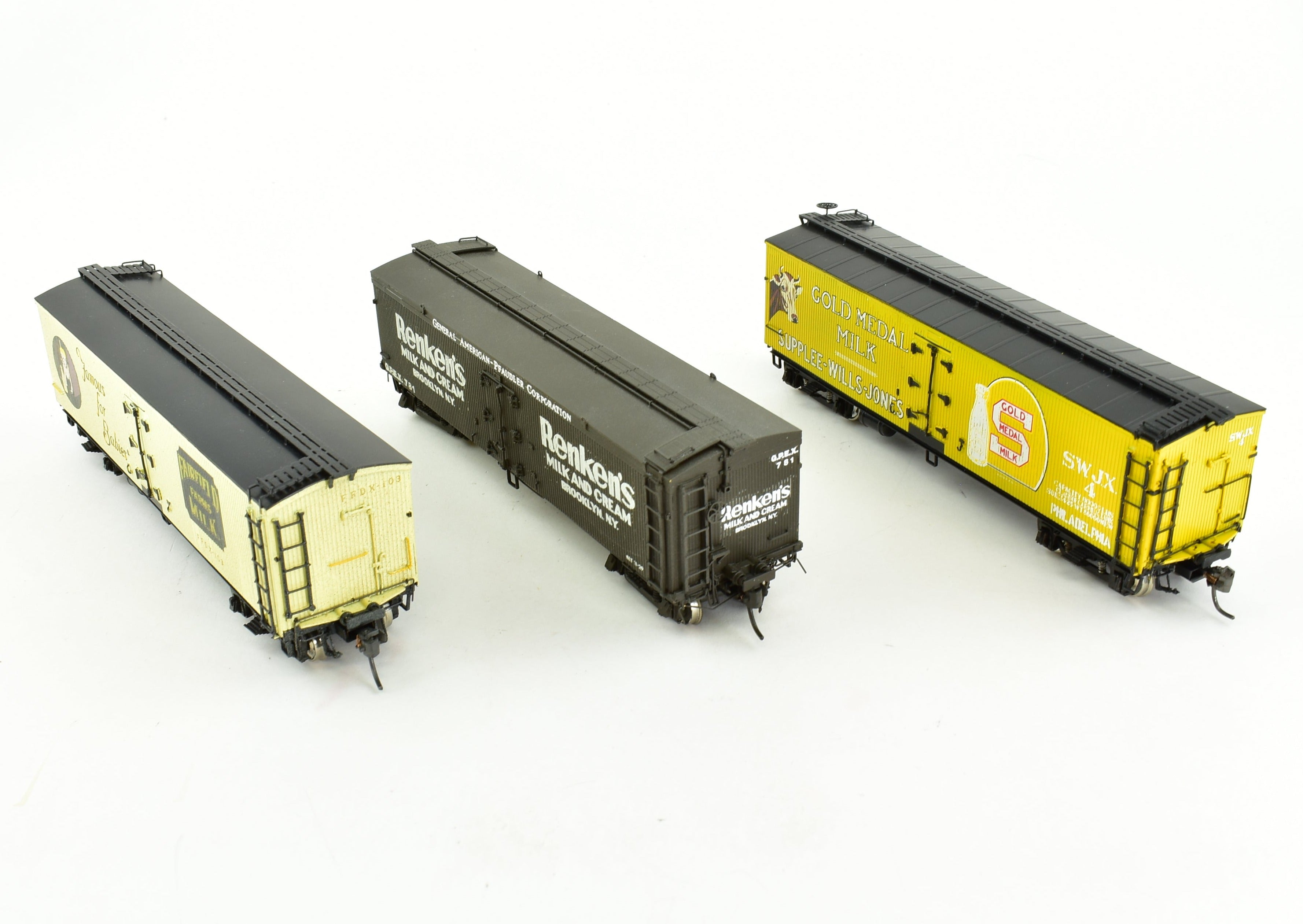 1990s Precision Scale Co. 41' Pfaudler Wood Sheath Milk Tank Cars Set of Three in Good Condition
