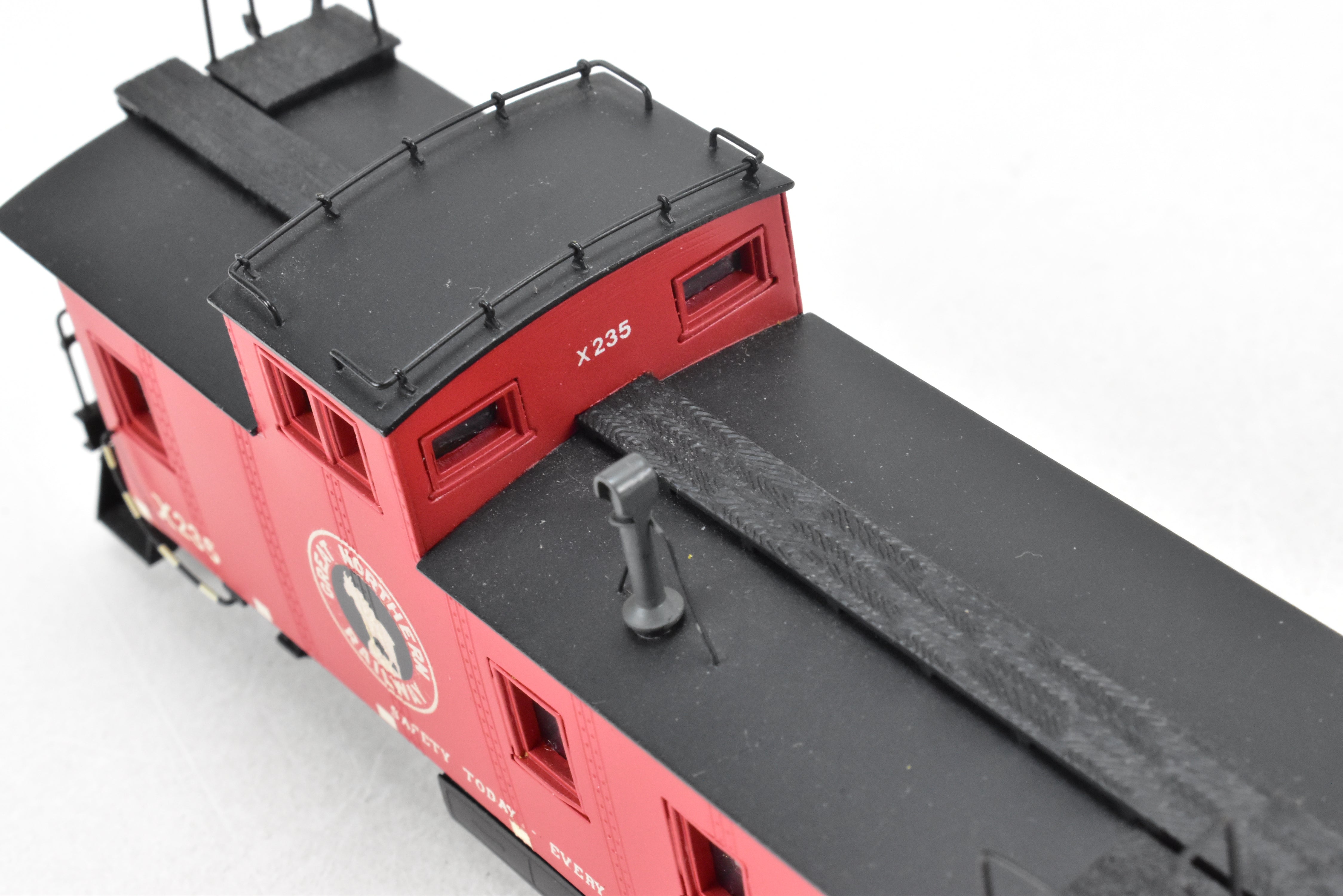 HO Brass OMI Great Northern 30' Plywood Sheath Caboose X235 by Overland Models