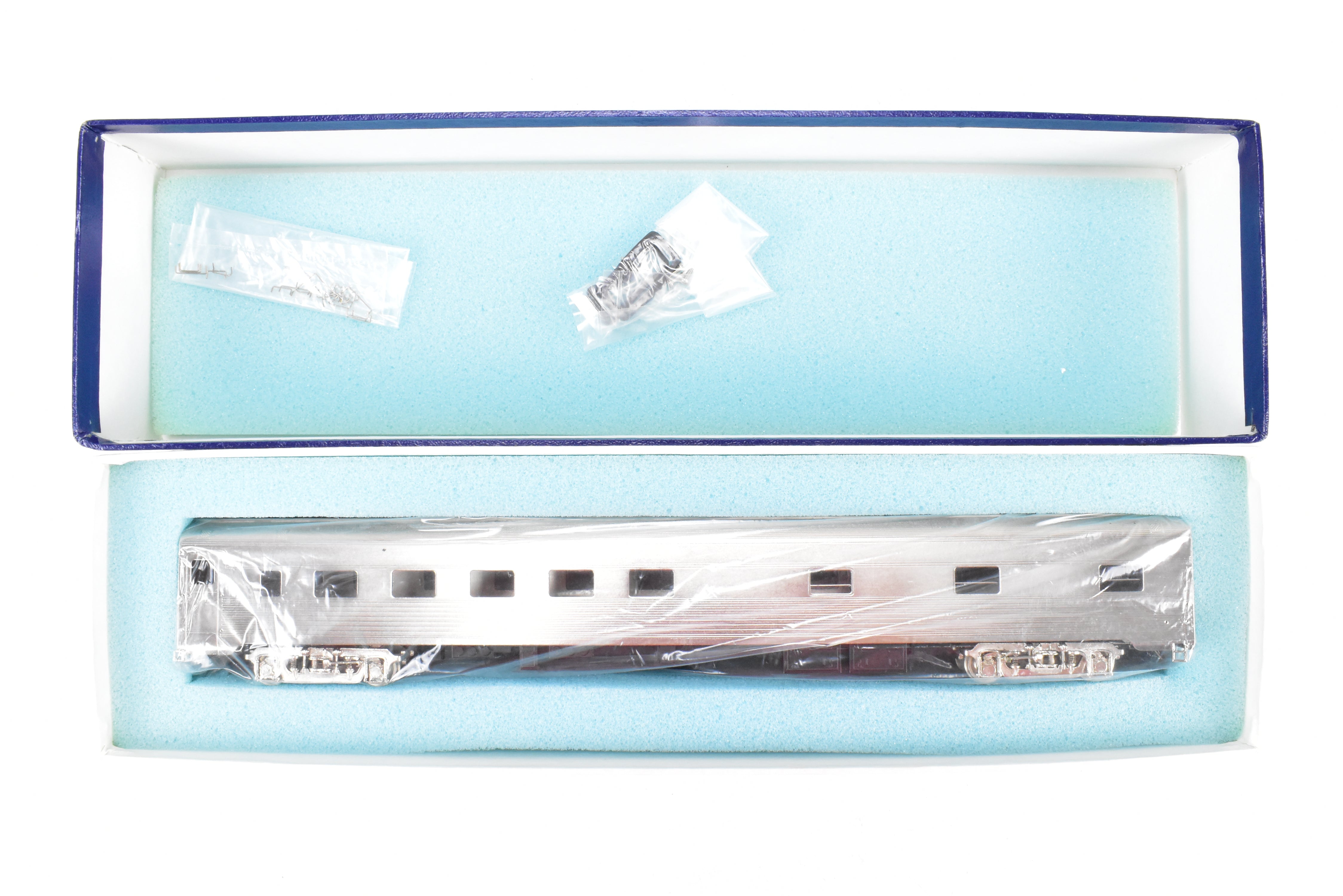 HO Scale Brass Model Train - Amtrak Budd 10 RMT - 6DBR Pacific Series Sleeper Heritage HEP Version by Cascade Models