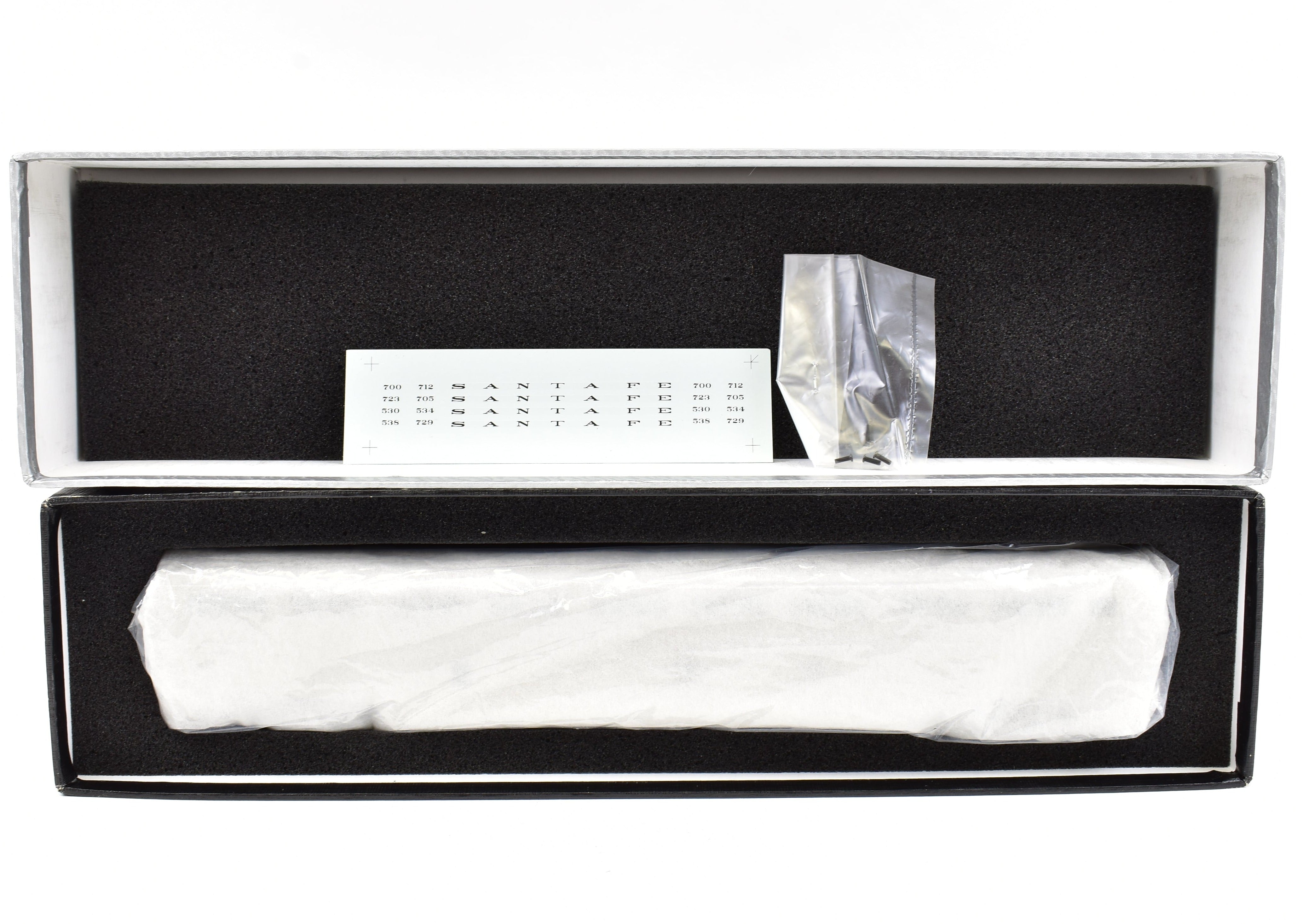 HO Scale Brass Hallmark Models ATSF - Santa Fe High - Level Transition Chair Car of the Super Crown Special Revised Version