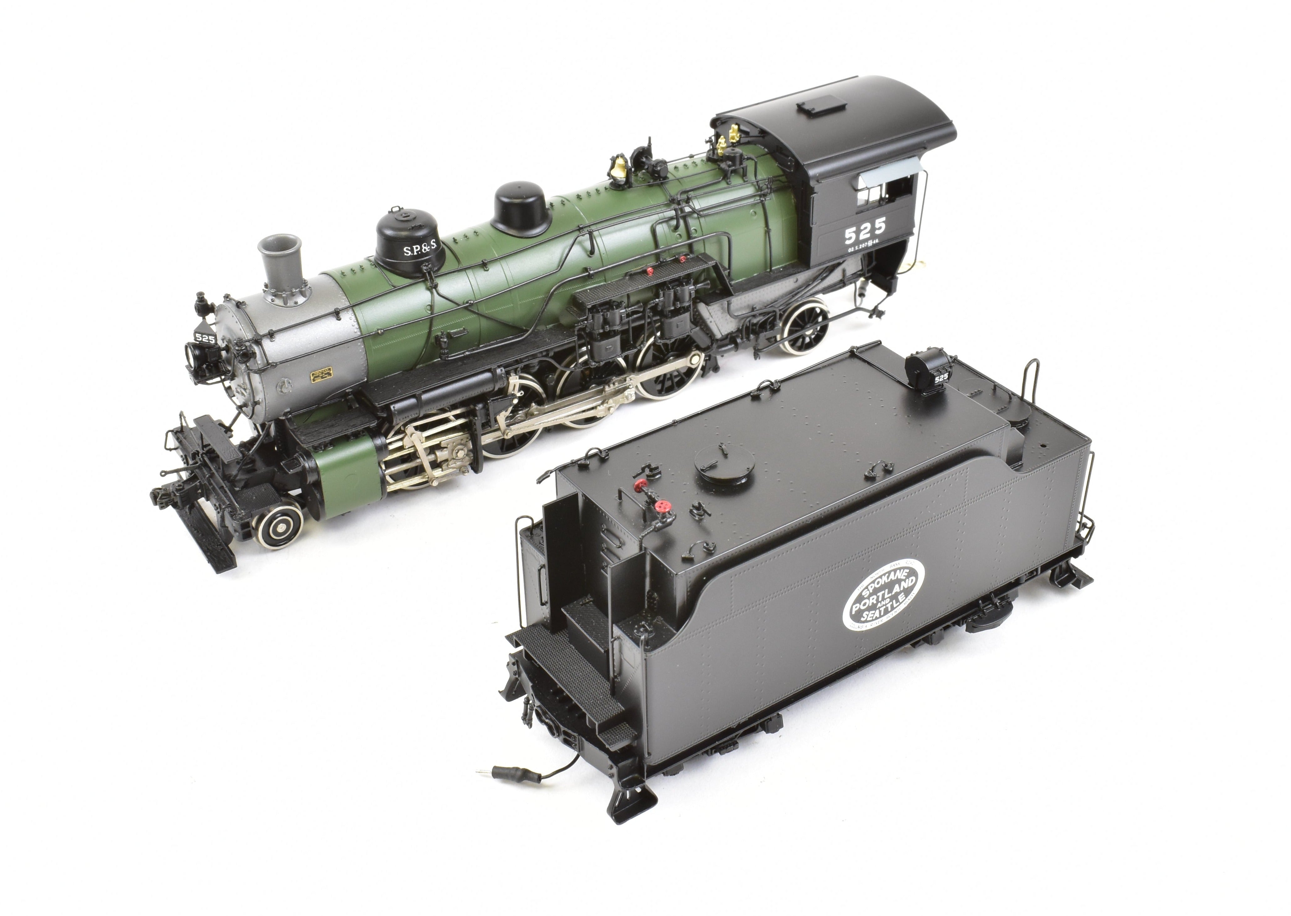 HO Scale Brass Model Train - W&R Enterprises SP&S - Spokane, Portland & Seattle Railway Class O - 2 2 - 8 - 2 FP Glacier Scheme Locomotive No. 525