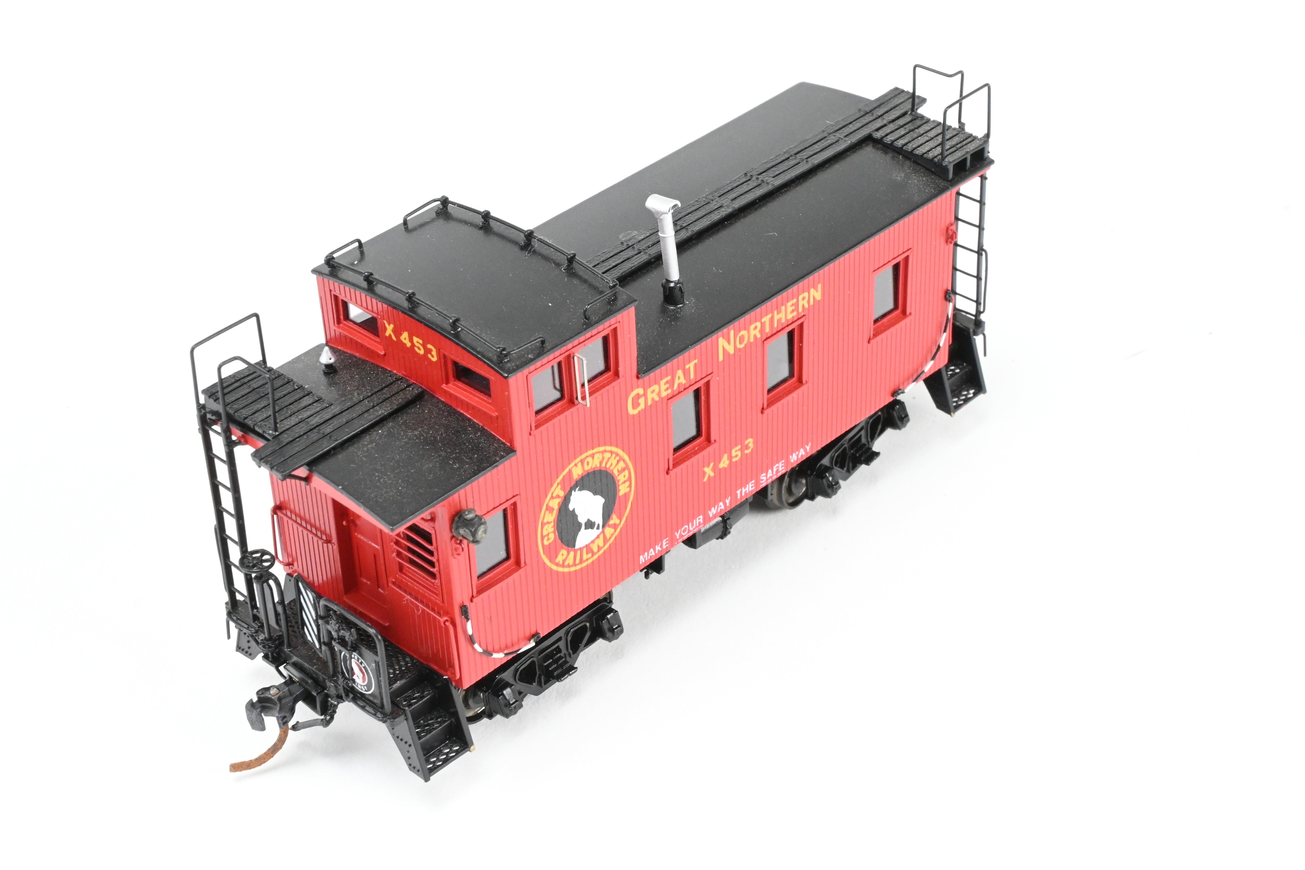 HO Scale Brass 25' Wood Caboose by Challenger Imports with Marker Lights