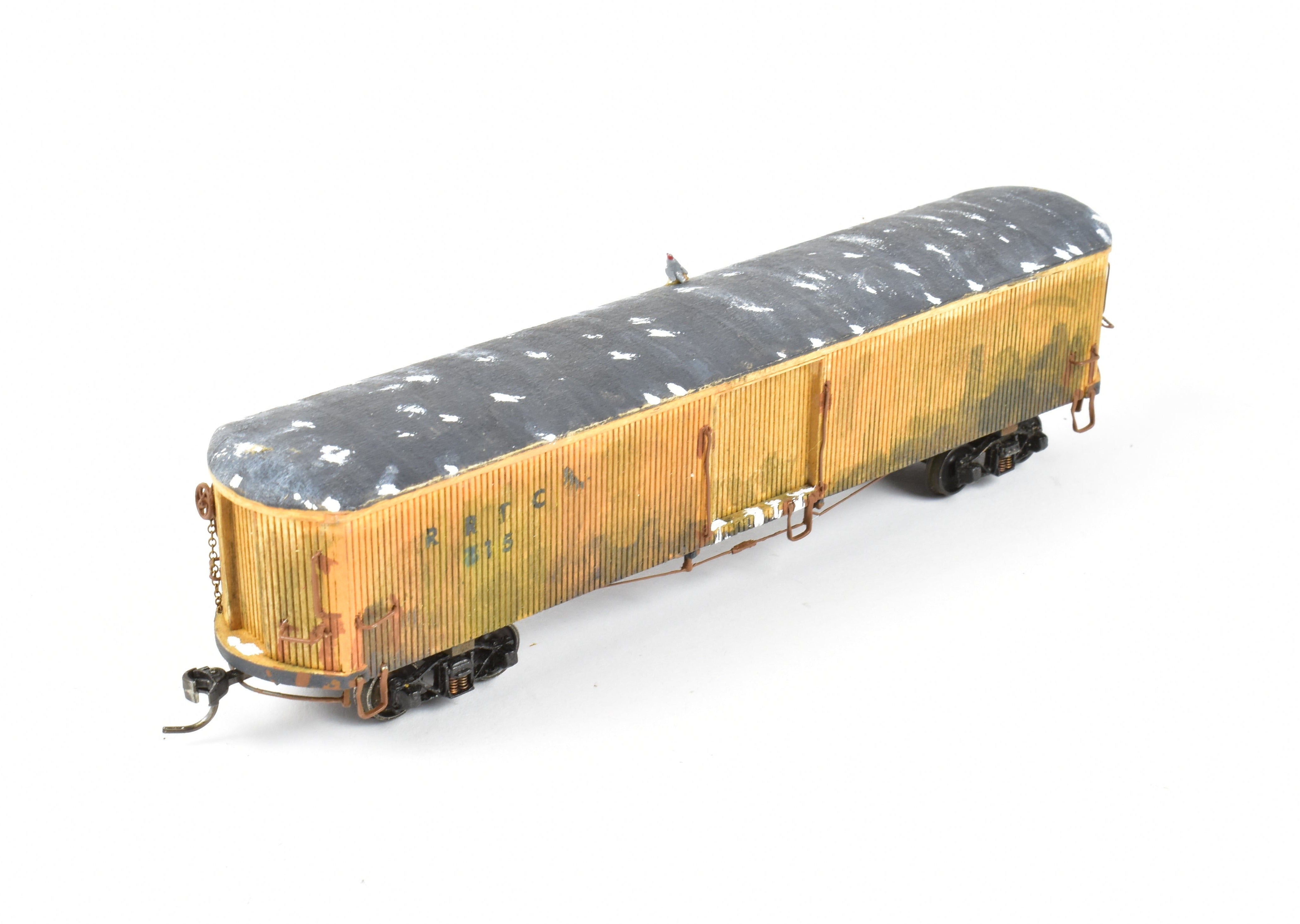 HO La Belle Woodworking Yellow #215 Fully Assembled Weathered Freight/Baggage Trailer