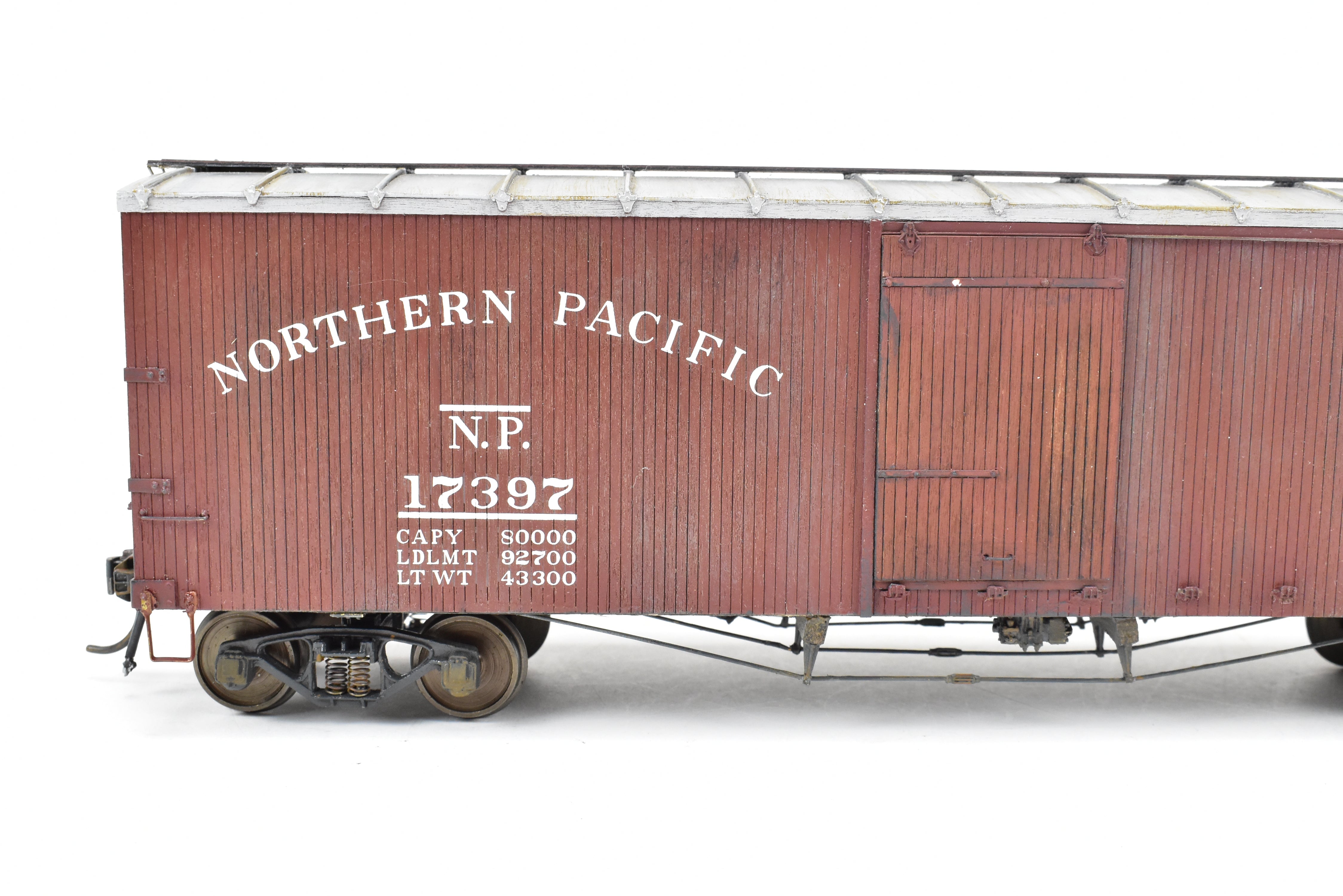 O Scale Pro - Built & Painted Northern Pacific 40' Truss Rod Boxcar Kit 403220