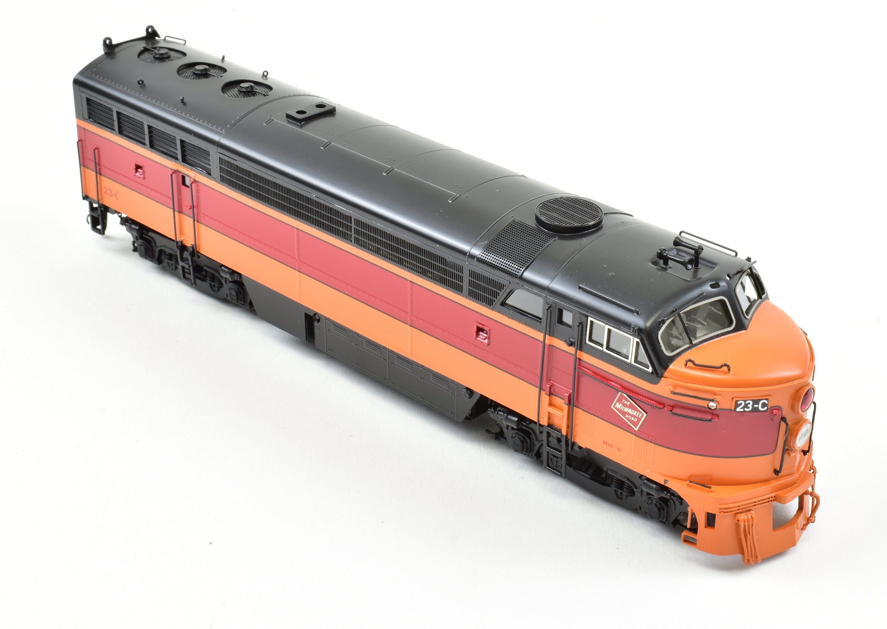 HO Scale Brass Diesel Locomotive Model by Overland Models Inc. - Milwaukee Road Fairbanks Morse CFA 16 - 4 Factory Painted