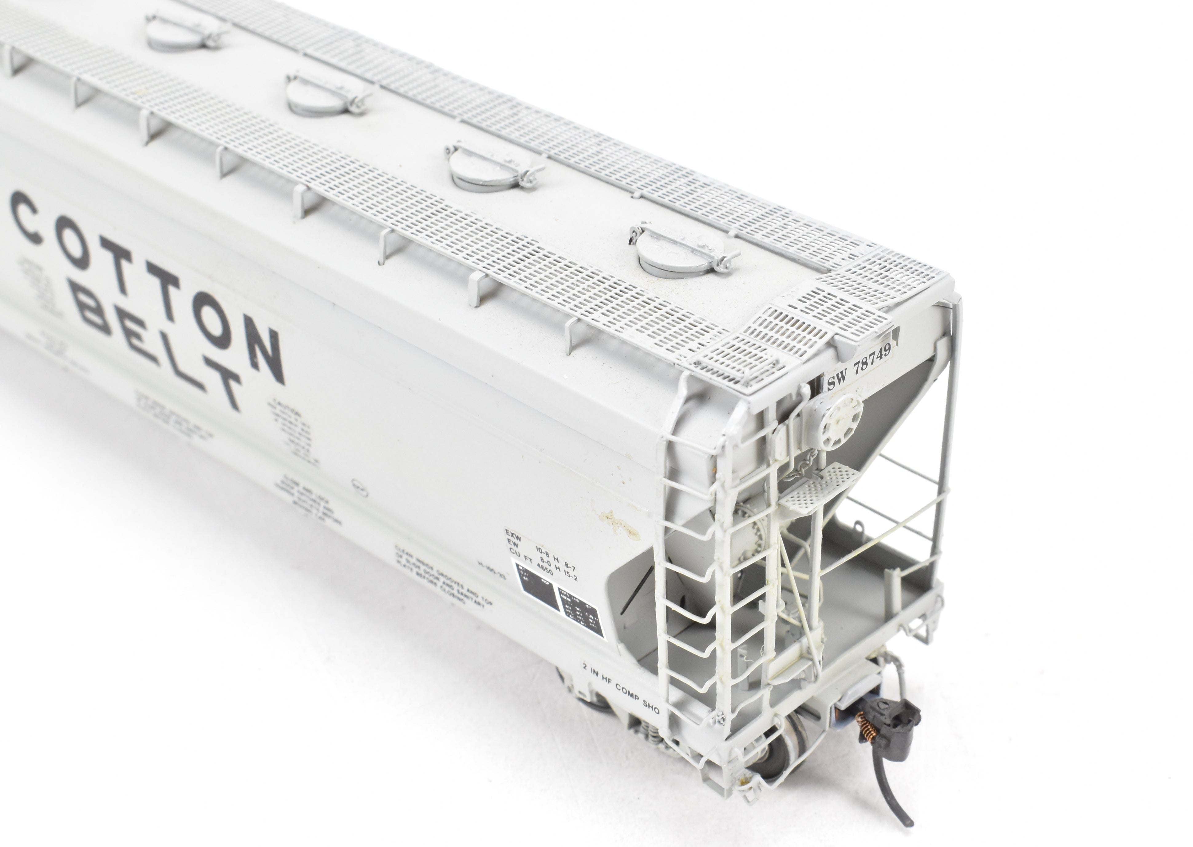 HO Scale Brass Model Train - Overland Models, Inc. (OMI) SSW - Cotton Belt ACF 3 - Bay Centerflow 4650 Covered Hopper with 6 Round Hatches, Car Number CP 78749