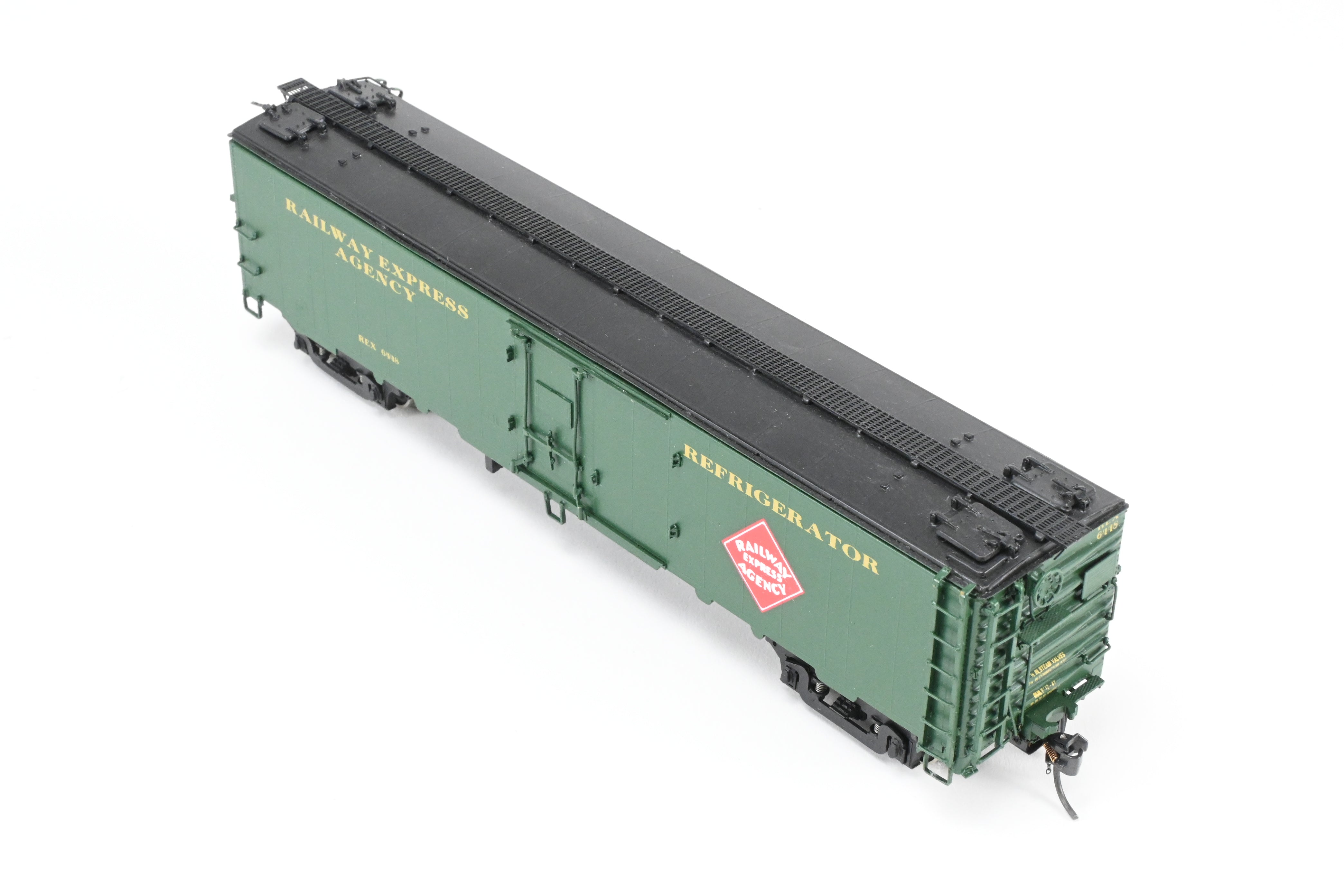 HO Scale Brass CIL - Challenger Imports REA - Railway Express Agency 52-Foot Steel Express Refrigerator Car with Later Scheme Lettering