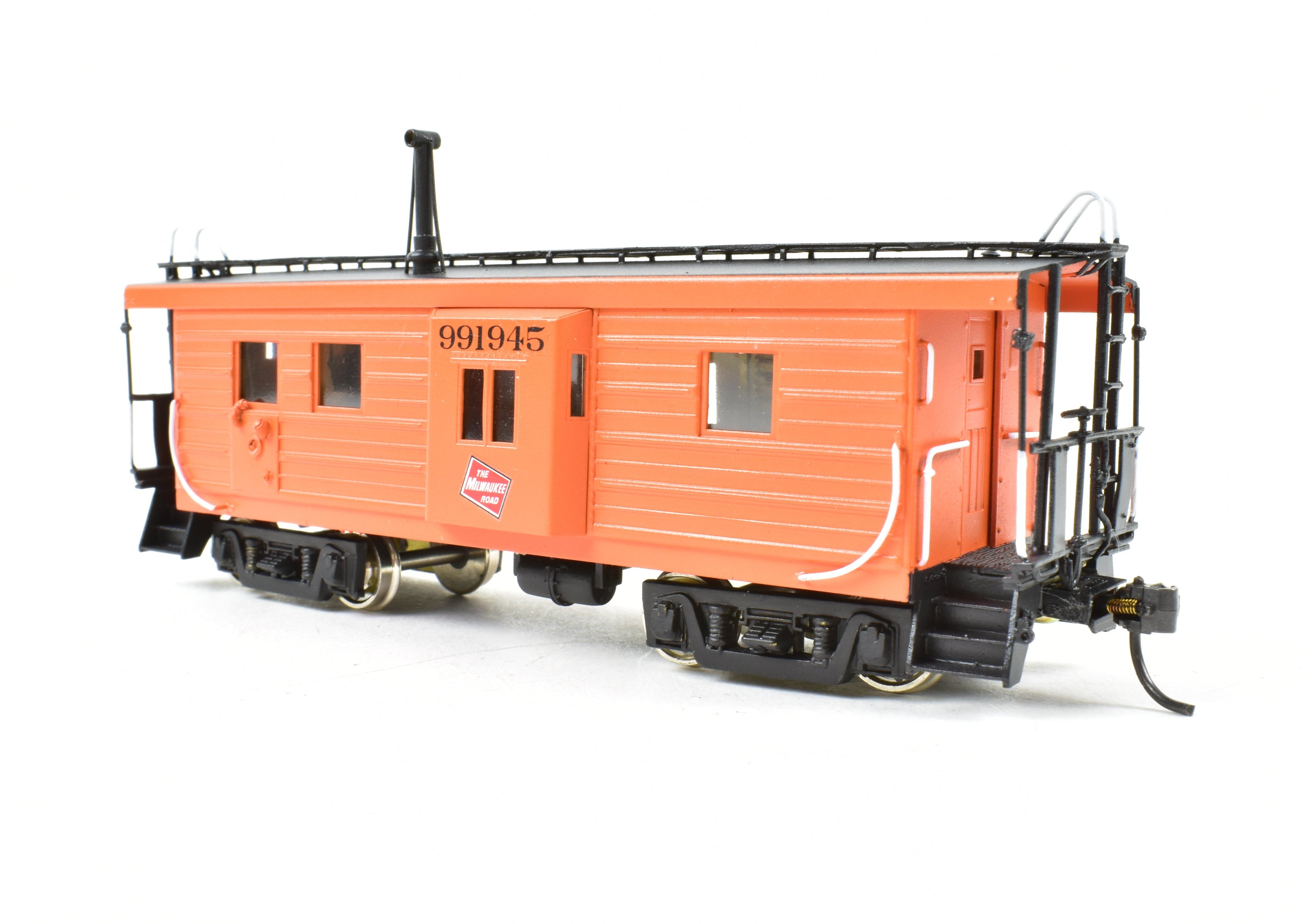 HO Brass OMI MILW Milwaukee Road Bay Window Caboose with Small Ribs, Pro-Painted