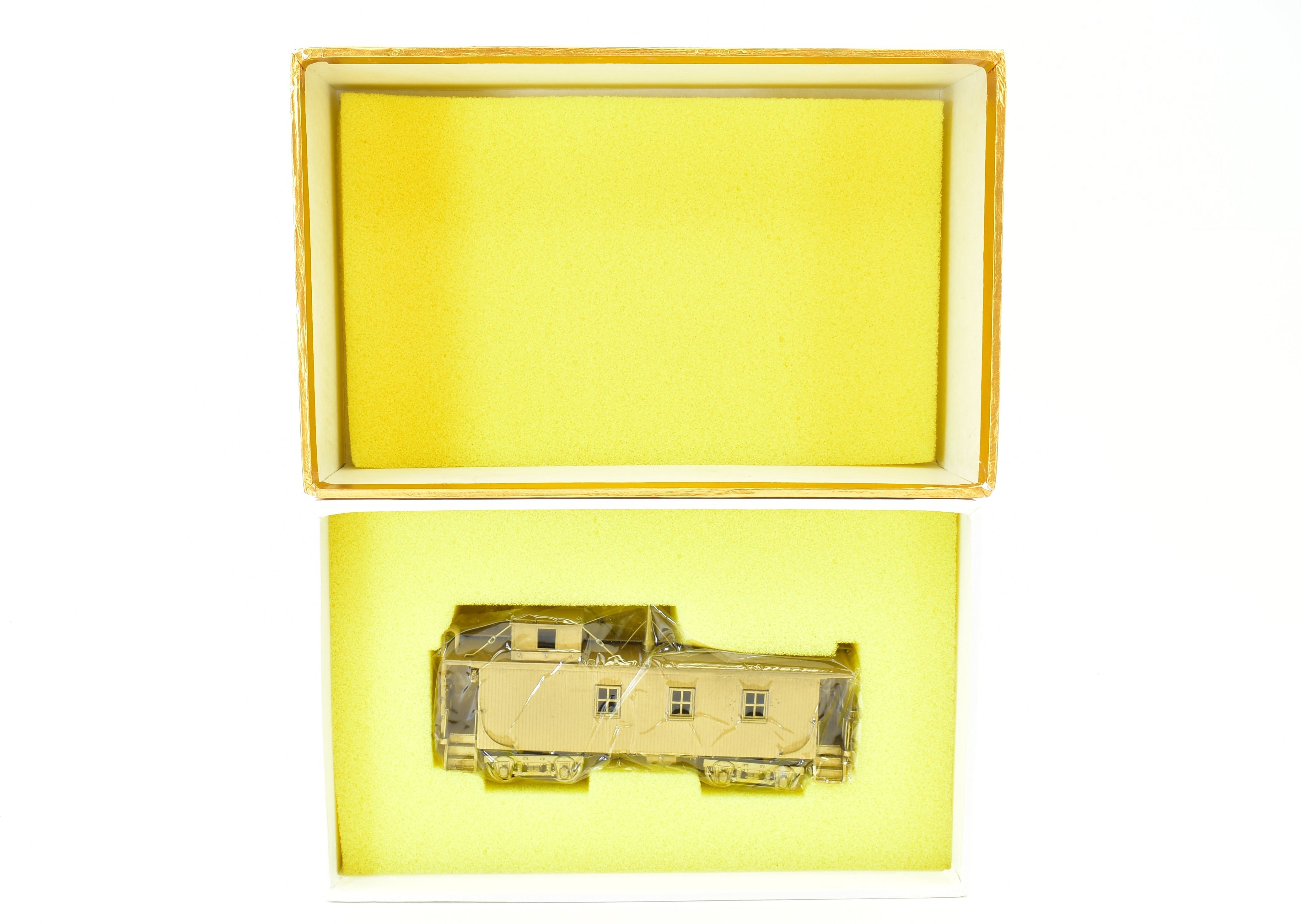 HO Scale Brass Model of Oriental Limited CB&Q - Burlington Route NE - 1 28 - foot Wood Caboose for Model Trains