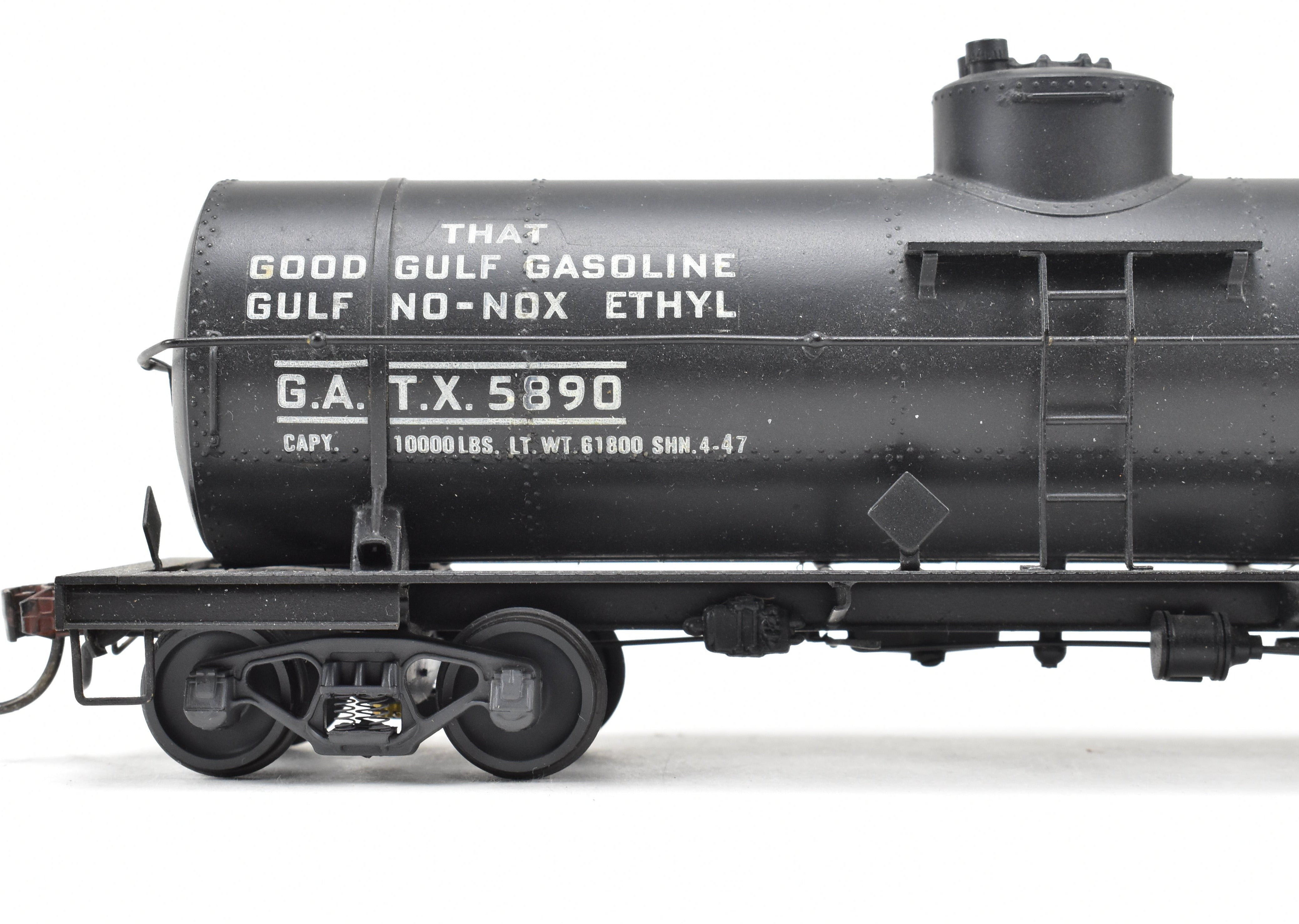 O Scale Model Train - Brass U.S. Hobbies GATX General American 8,000 Gallon Single - Dome Tank Car for Canadian Pacific (CP), Custom - Painted Gulf Oil Corporation Style (GATX 5890), Without Original Box