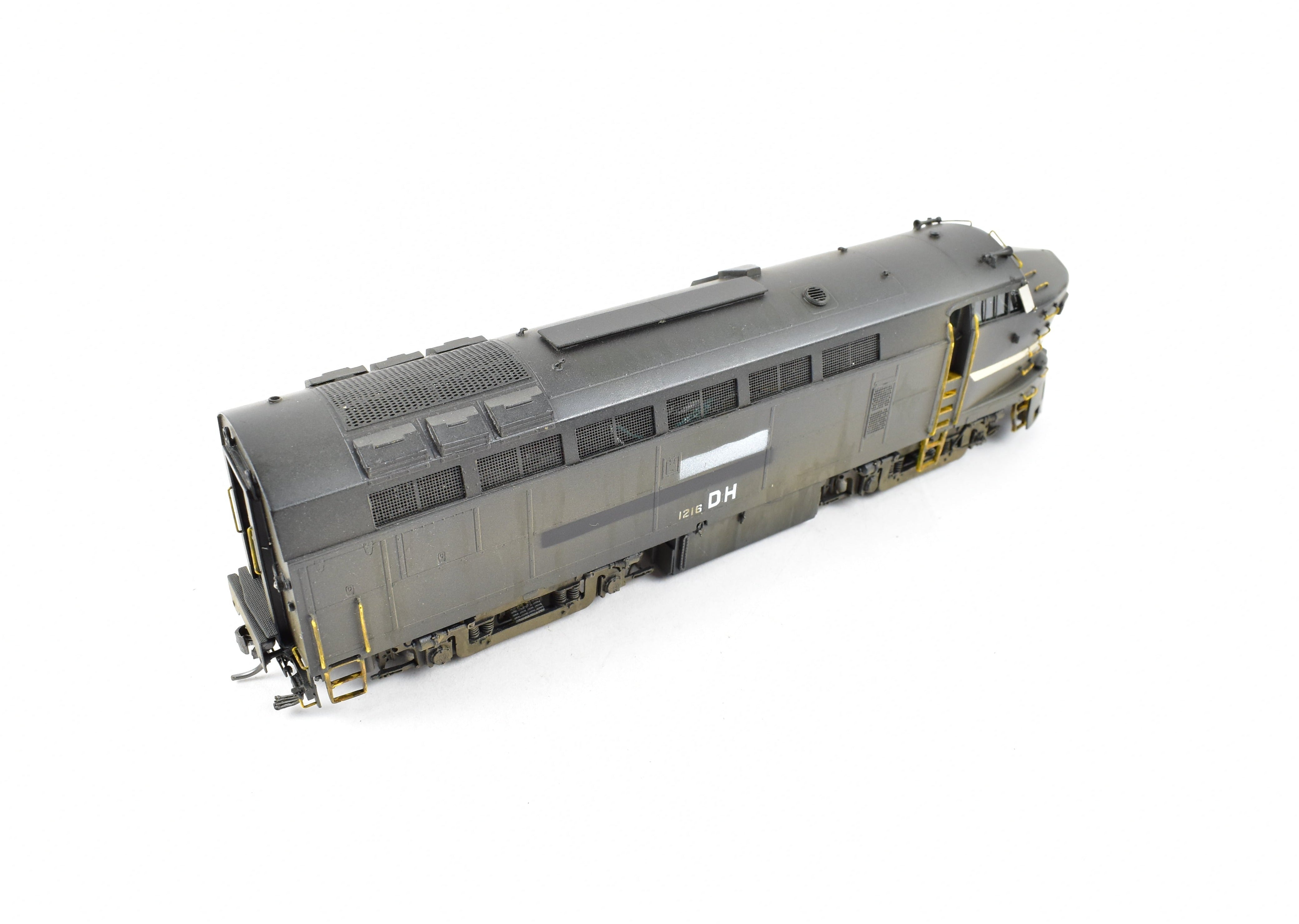 HO Scale Brass Model Train - Overland Models, Inc. (OMI) Delaware and Hudson (D&H) BLW RF-16 Shark Nose A-unit CP in New York Central (NYC)/Delaware and Hudson (D&H) Patch No. 1216