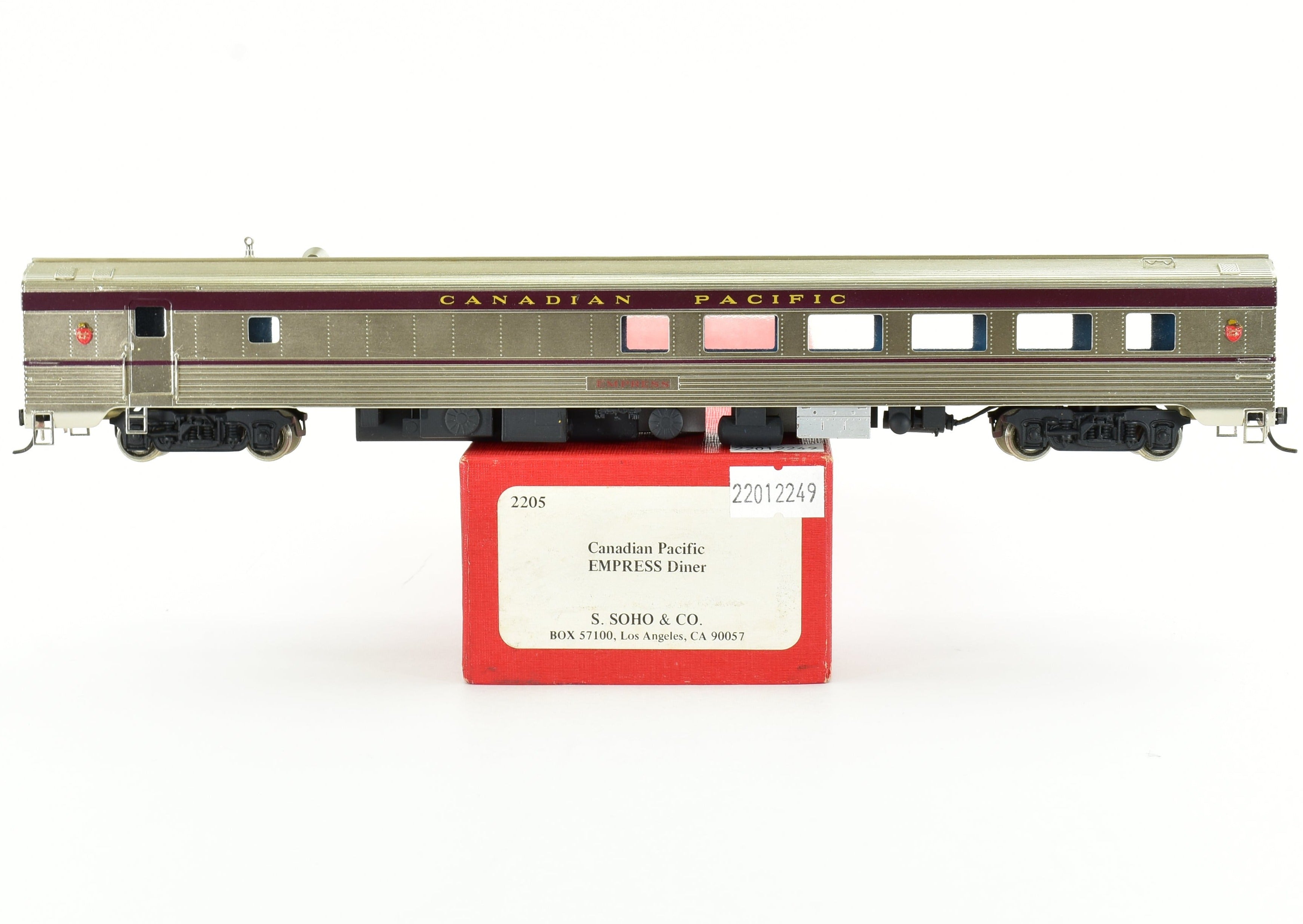High - Quality HO Scale Brass S. Soho & Co. Canadian Pacific Railroad Empress Lightweight Dining Car with Custom Finishing
