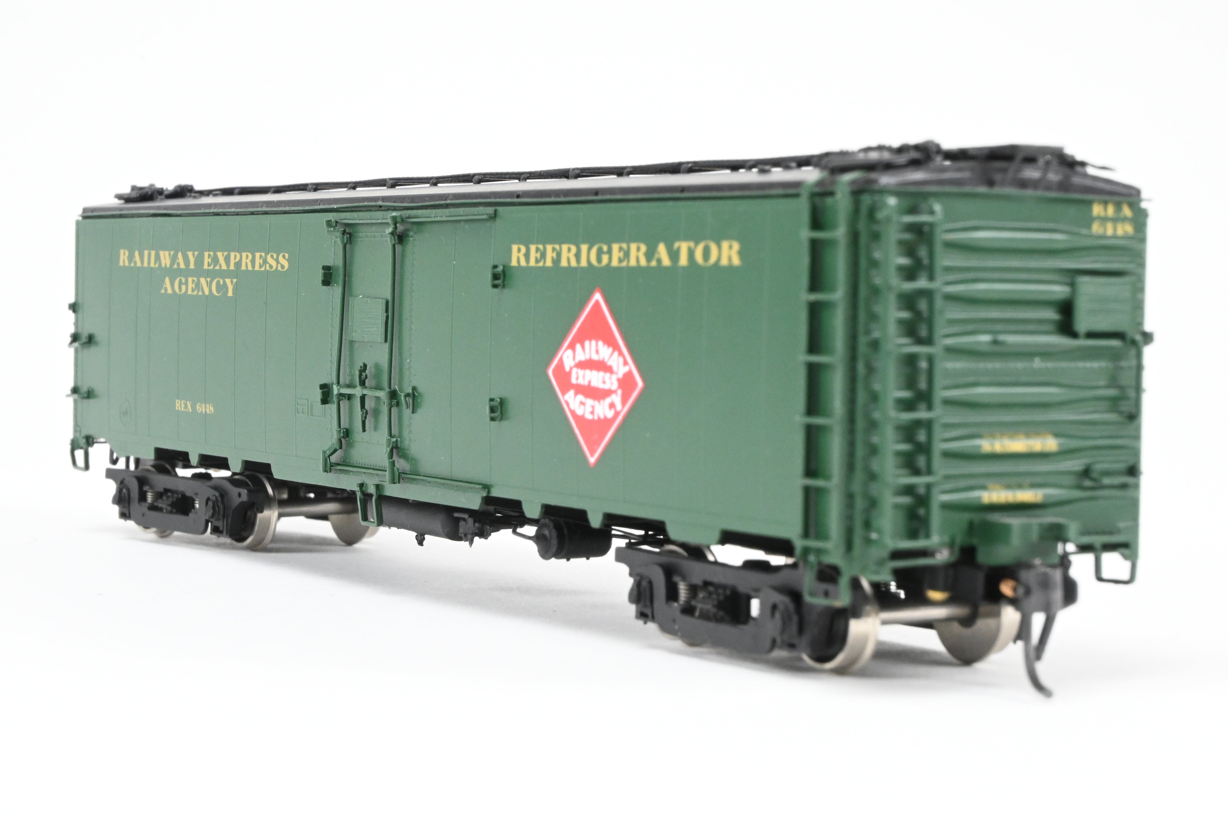 HO Scale Brass CIL - Challenger Imports REA - Railway Express Agency 52-Foot Steel Express Refrigerator Car with Later Scheme Lettering