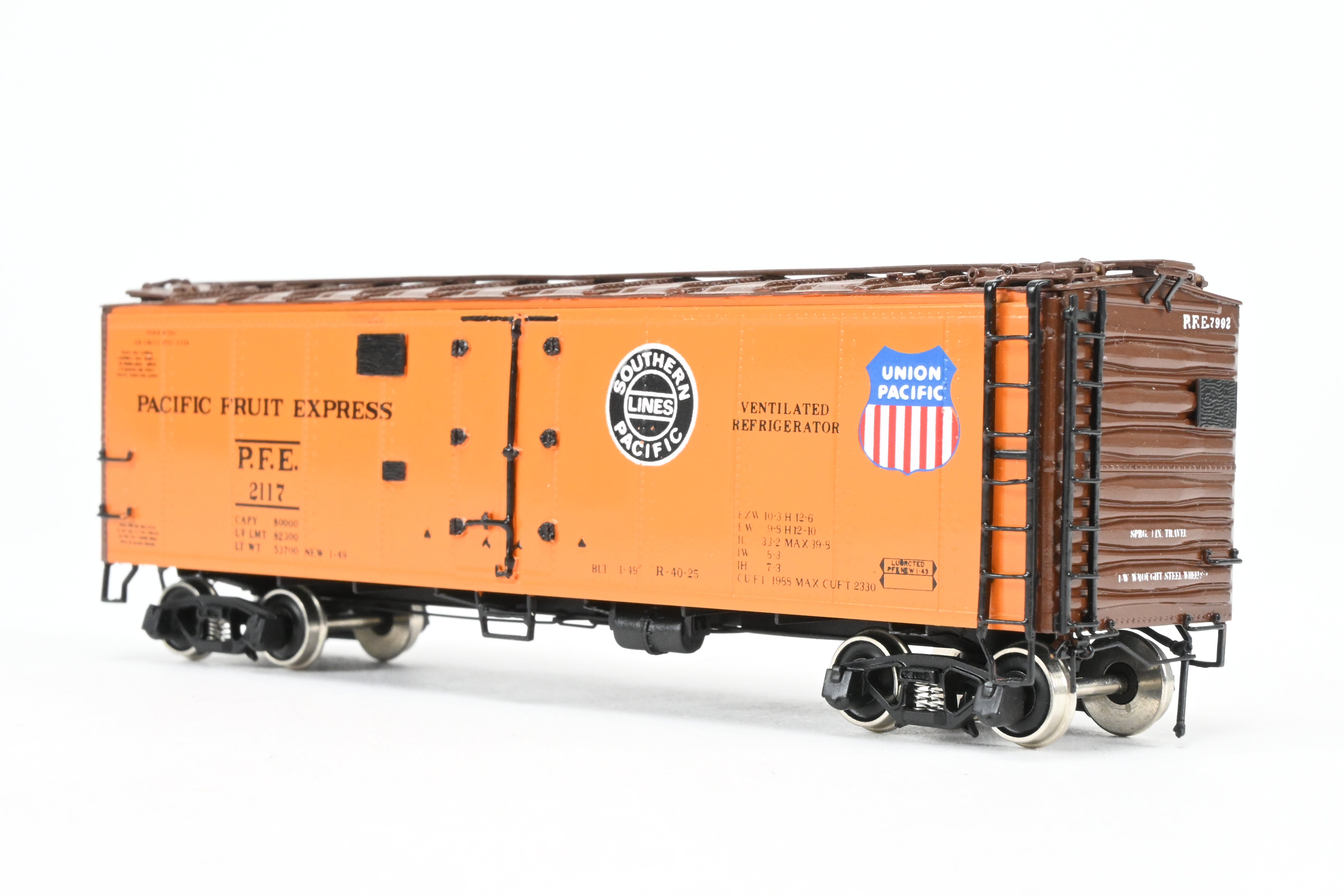 High - Quality HO Scale Brass Challenger Imports CIL Pacific Fruit Express R - 40 - 25 Refrigerator Car Model FP #2117
