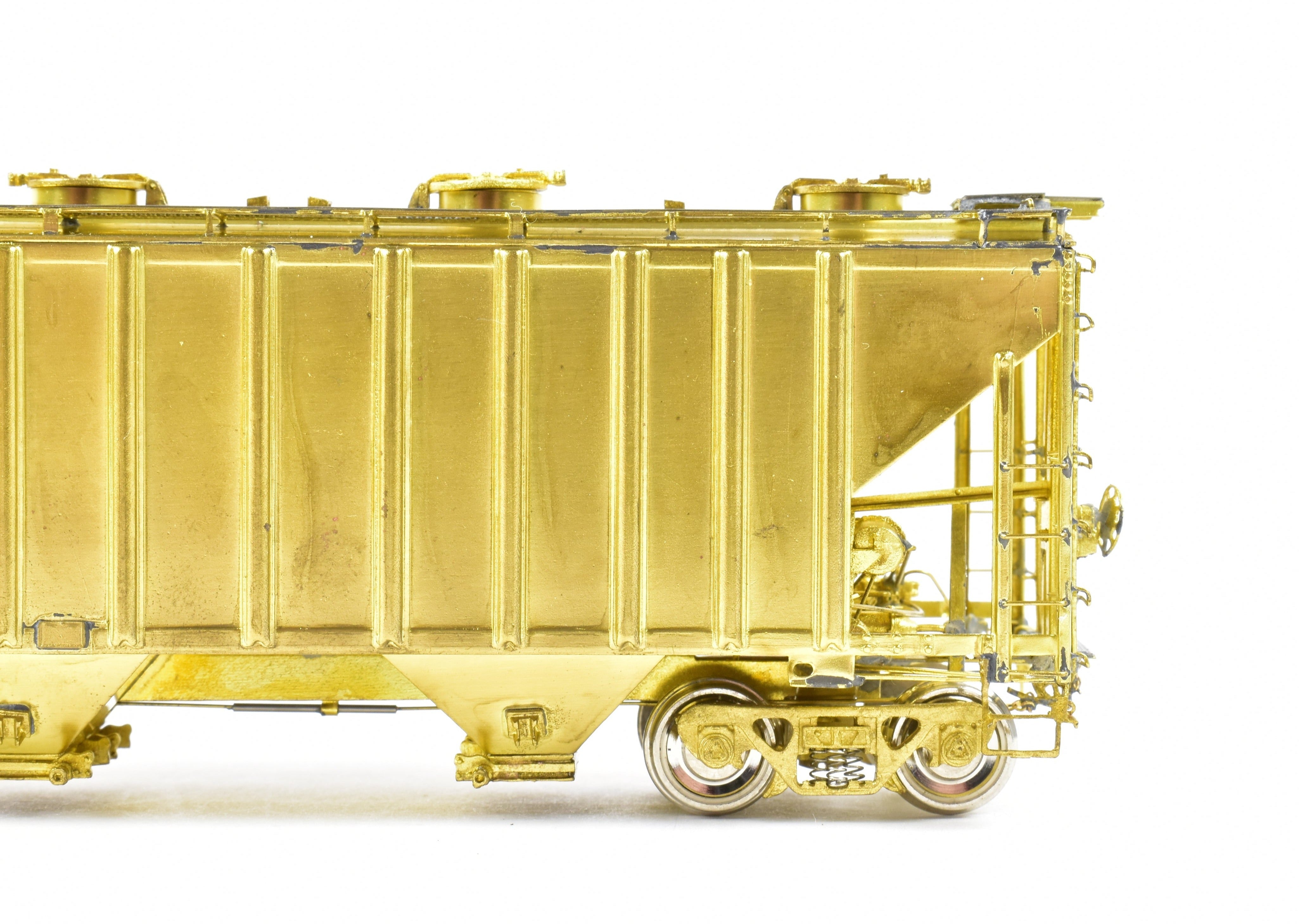 HO Scale Brass OMI (Overland Models, Inc.) ATSF - Santa Fe PS 2 - Bay Covered Hopper Model Train Car