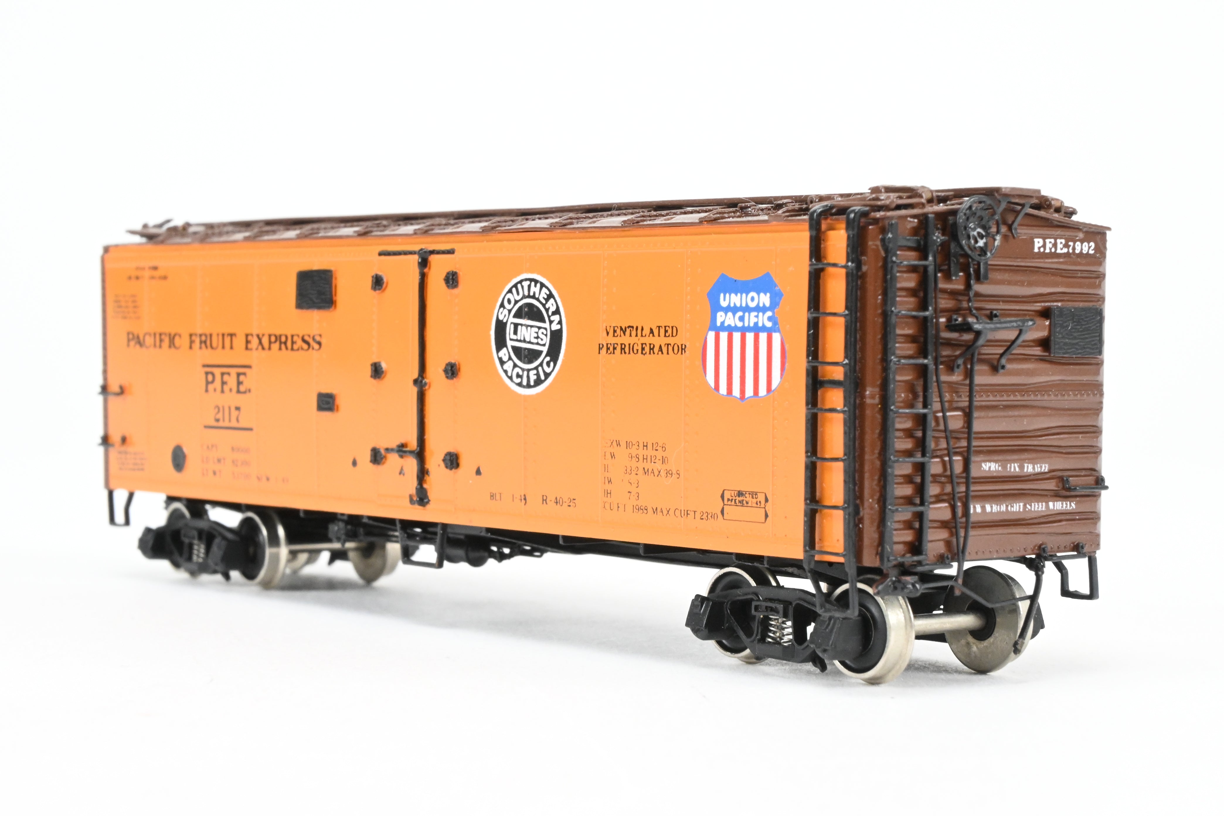 High - Quality HO Scale Brass Challenger Imports CIL Pacific Fruit Express R - 40 - 25 Refrigerator Car Model FP #2117