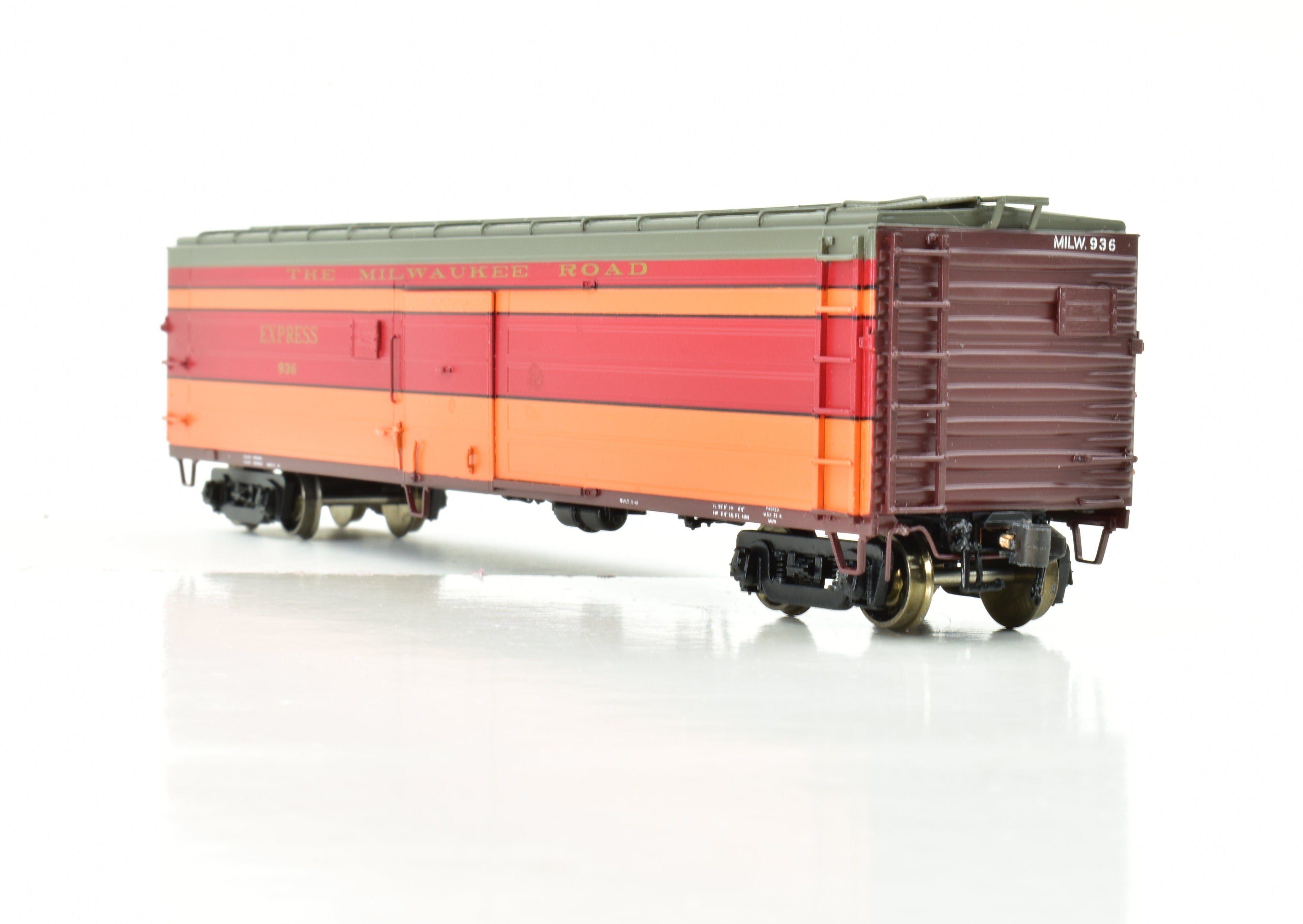HO Scale Brass Milwaukee Road 50' Passenger Express Boxcar #936 Factory Painted