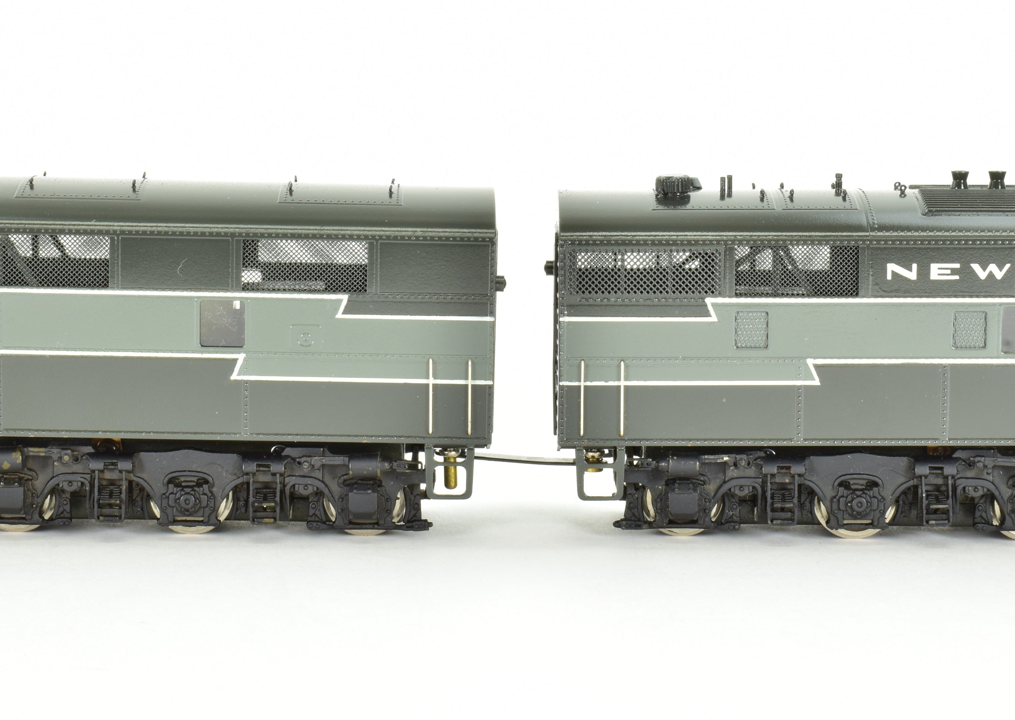 HO Scale Brass Model Train Set - Erie Limited NYC - New York Central 1948 20th Century Limited with 2 E7 A/B Locomotives and 9-Car Set