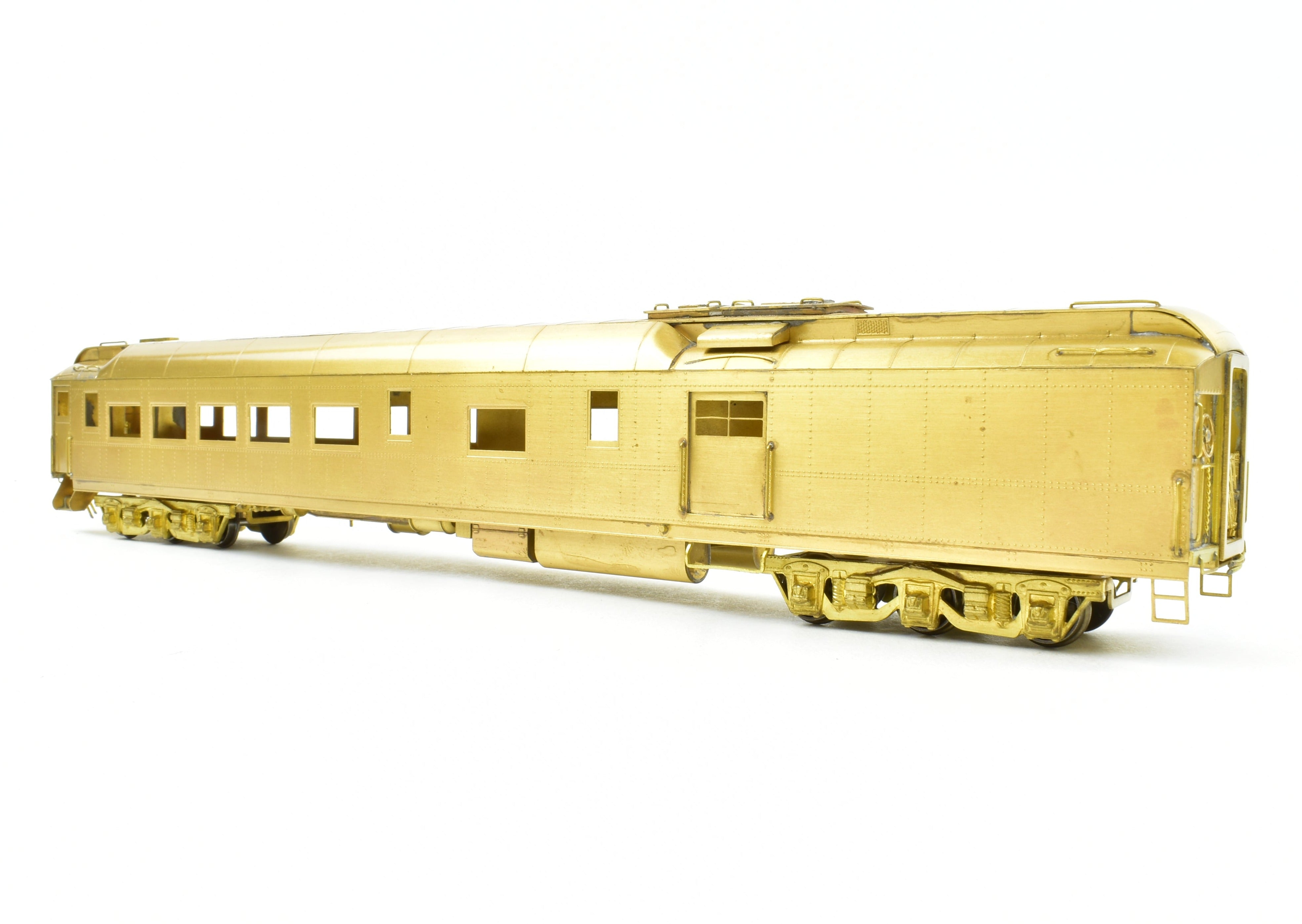 HO Scale Brass Model of Hi - Country Brass ATSF - Santa Fe Heavyweight Baggage Lounge Car #1300