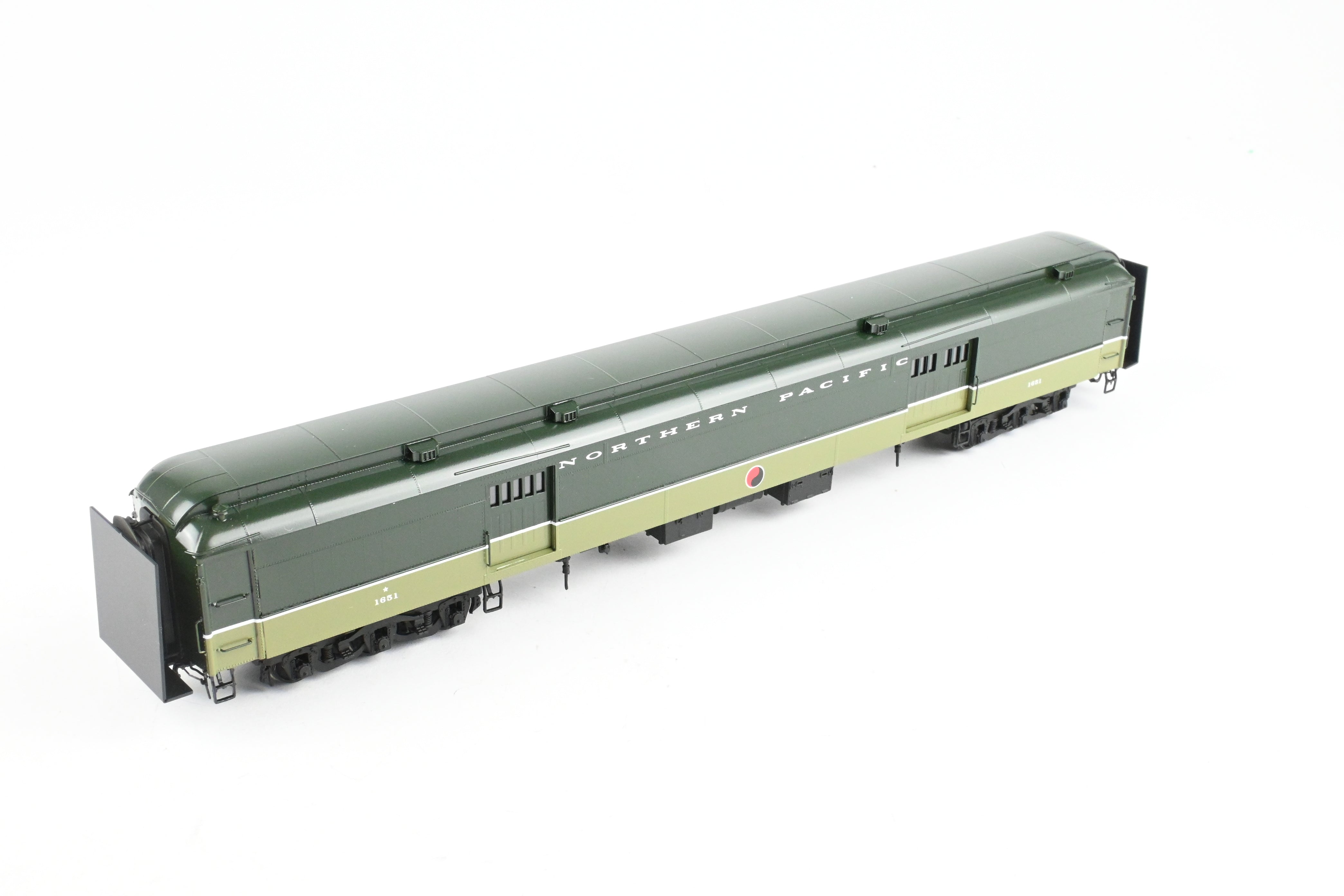 HO Scale Brass Northern Pacific Water Baggage Car with Wood Doors Model by W&R Enterprises, Featuring FP Loewy Design and Car Number 1651