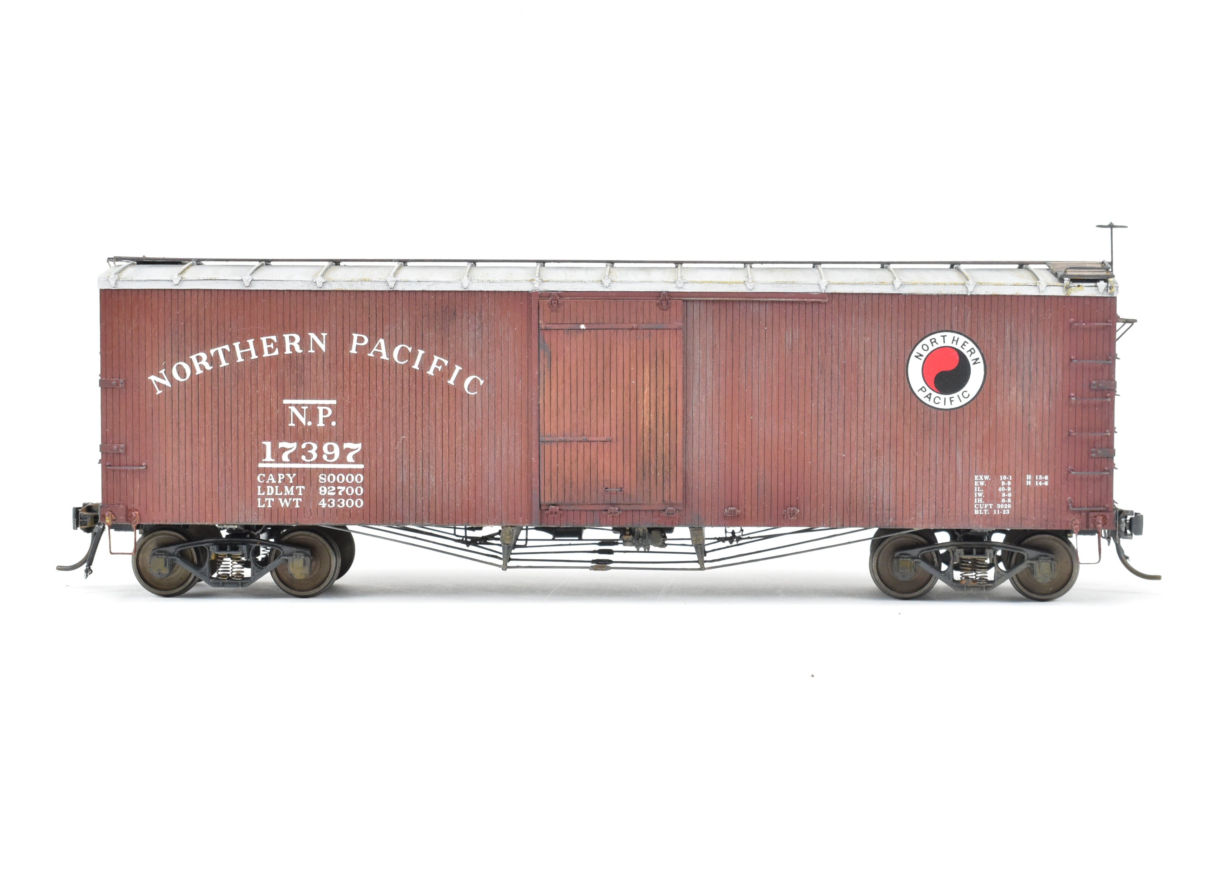 O Scale Pro - Built & Painted Northern Pacific 40' Truss Rod Boxcar Kit 403220