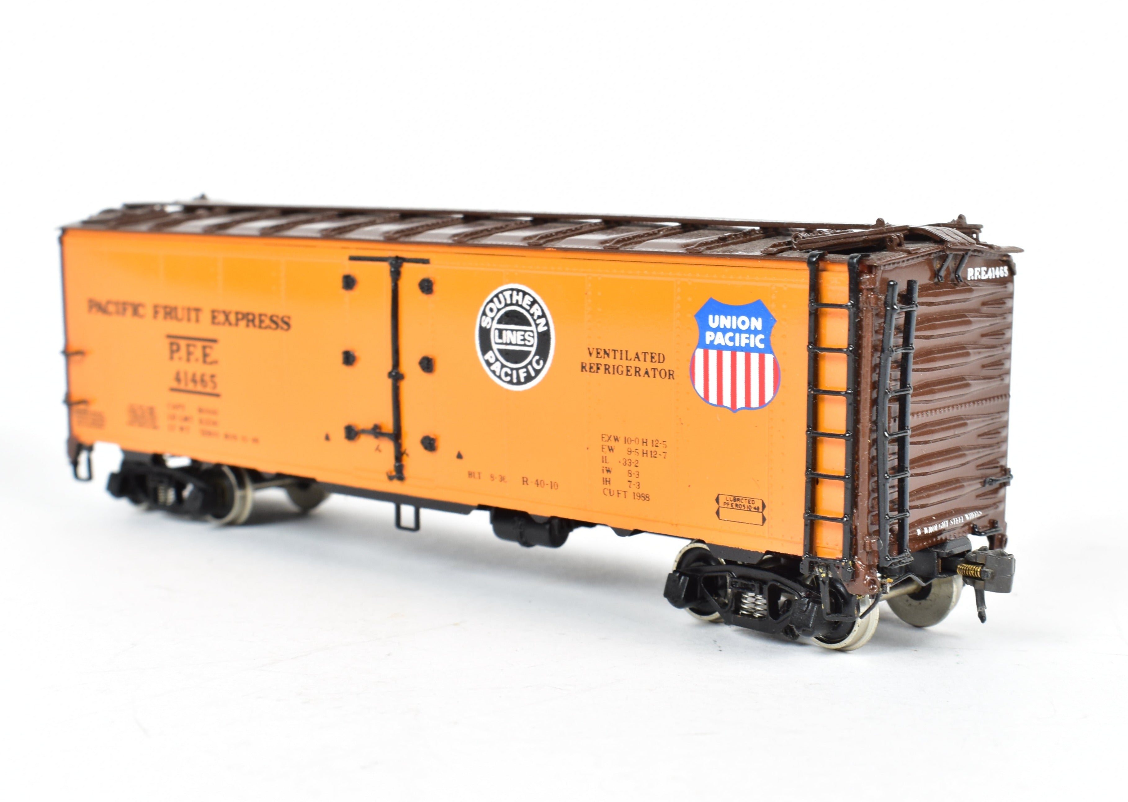 High - Quality HO Scale Brass Challenger Imports CIL Pacific Fruit Express R - 40 - 10 Refrigerator Car Model with FP #41465