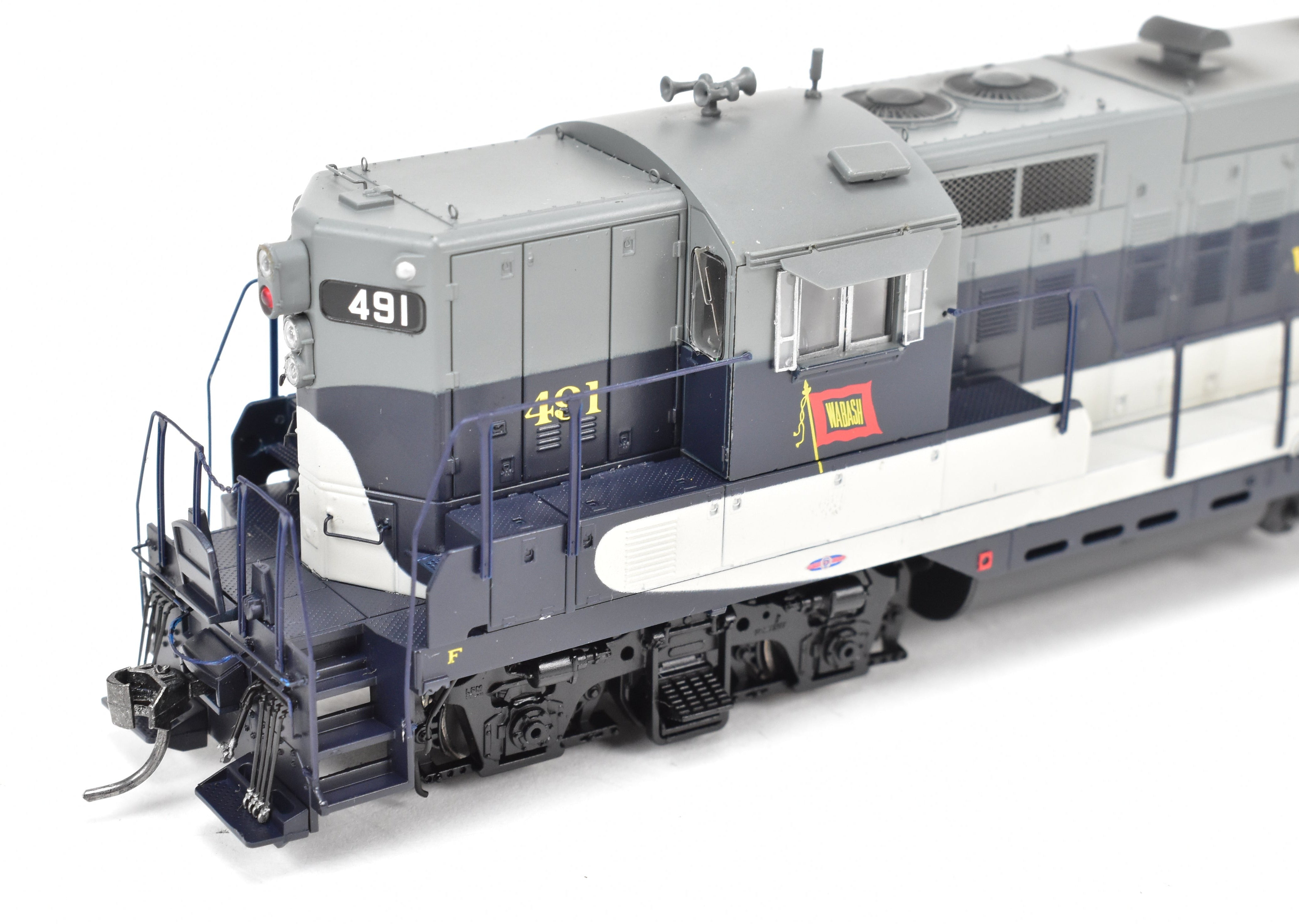 Athearn Genesis Wabash EMD GP - 9 with Tsunami DCC, Sound, and Light Weathering #491