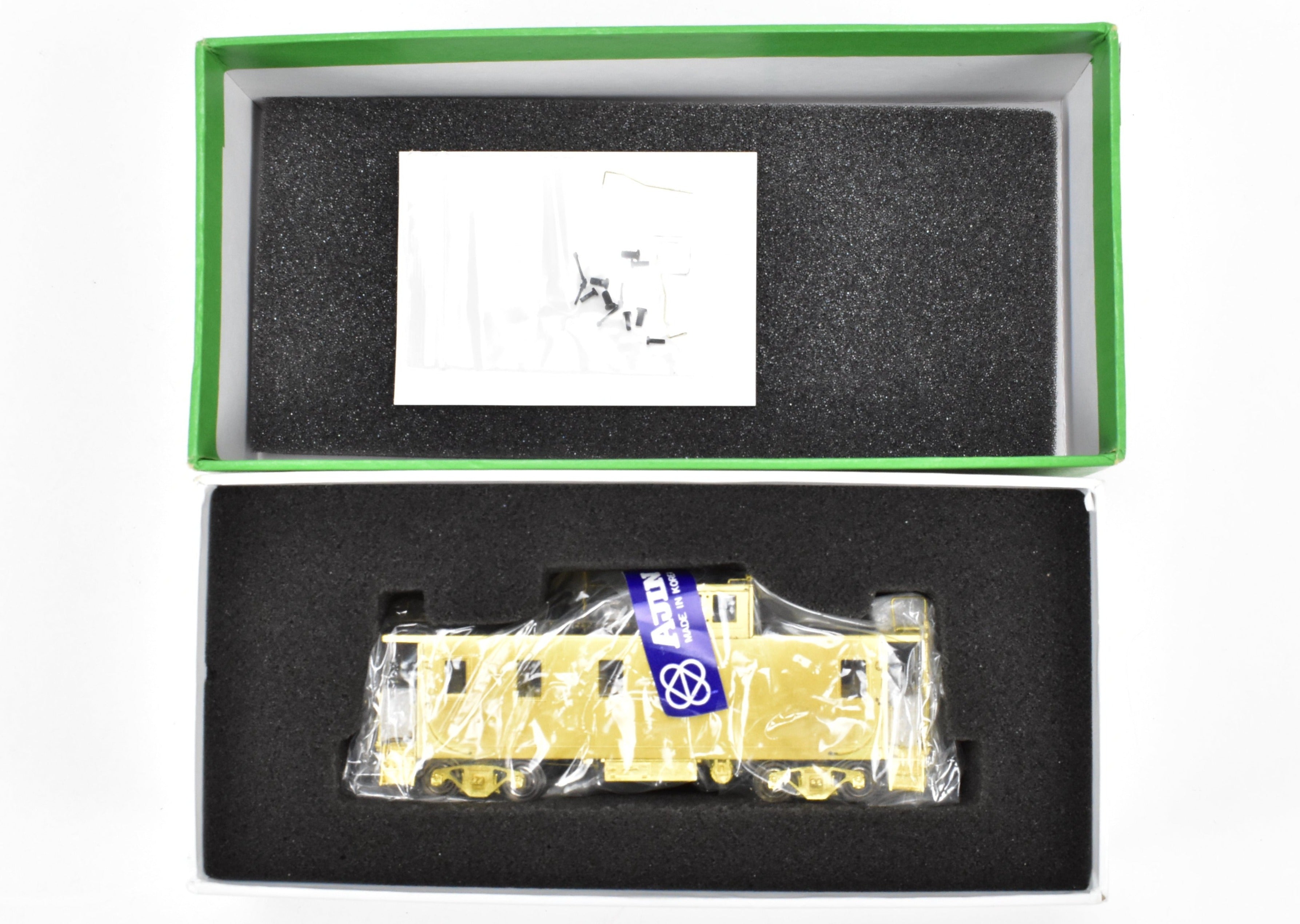 HO Scale Brass Model Railroad Caboose - OMI (Overland Models, Inc.) Great Northern Steel Caboose from 1949 Era, Nos. X295 - 309