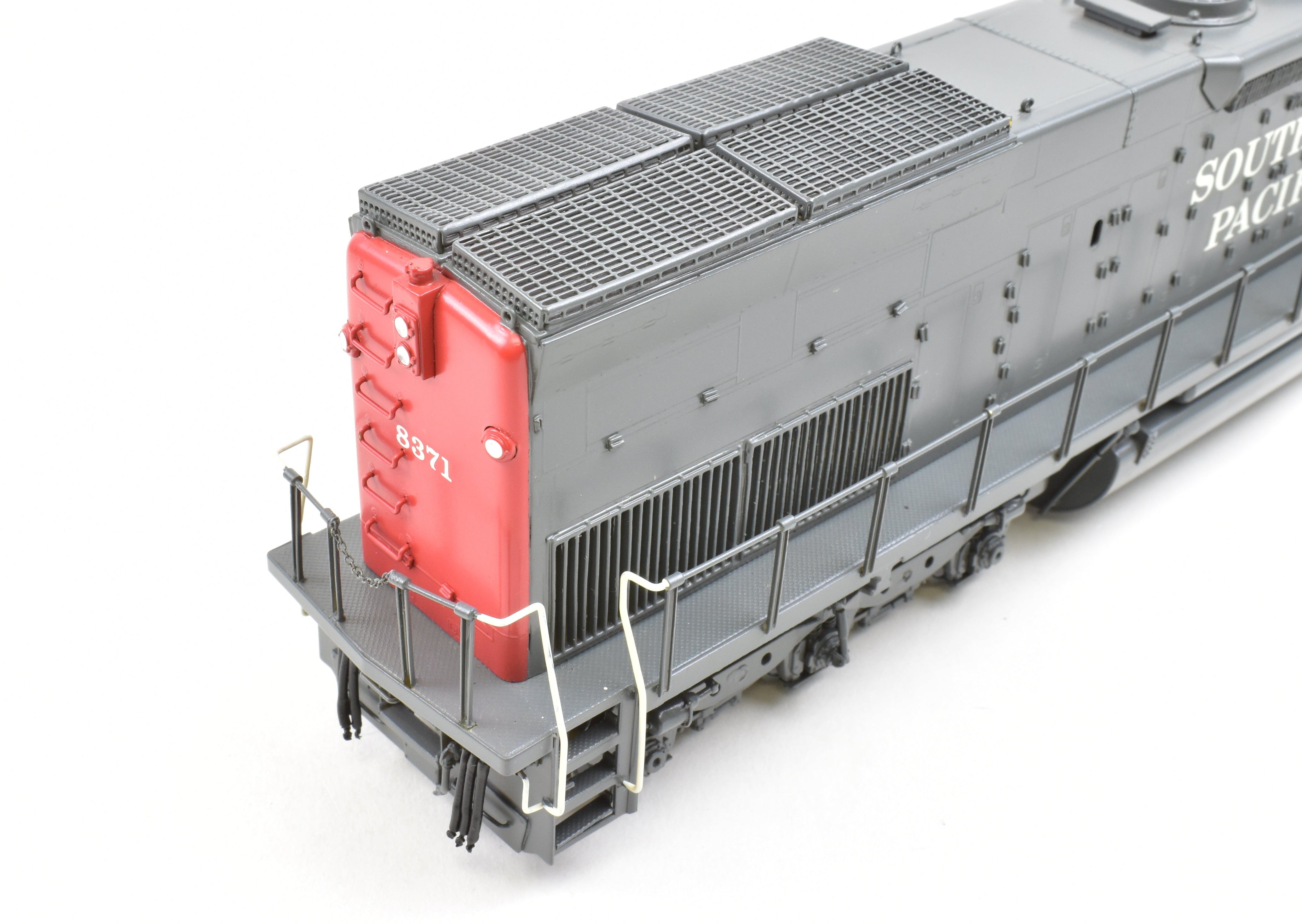 Southern Pacific EMD SD40T - 2 116 Nose Factory Painted Model Train No. 8731 by Overland Models (OMI) - S Brass CON