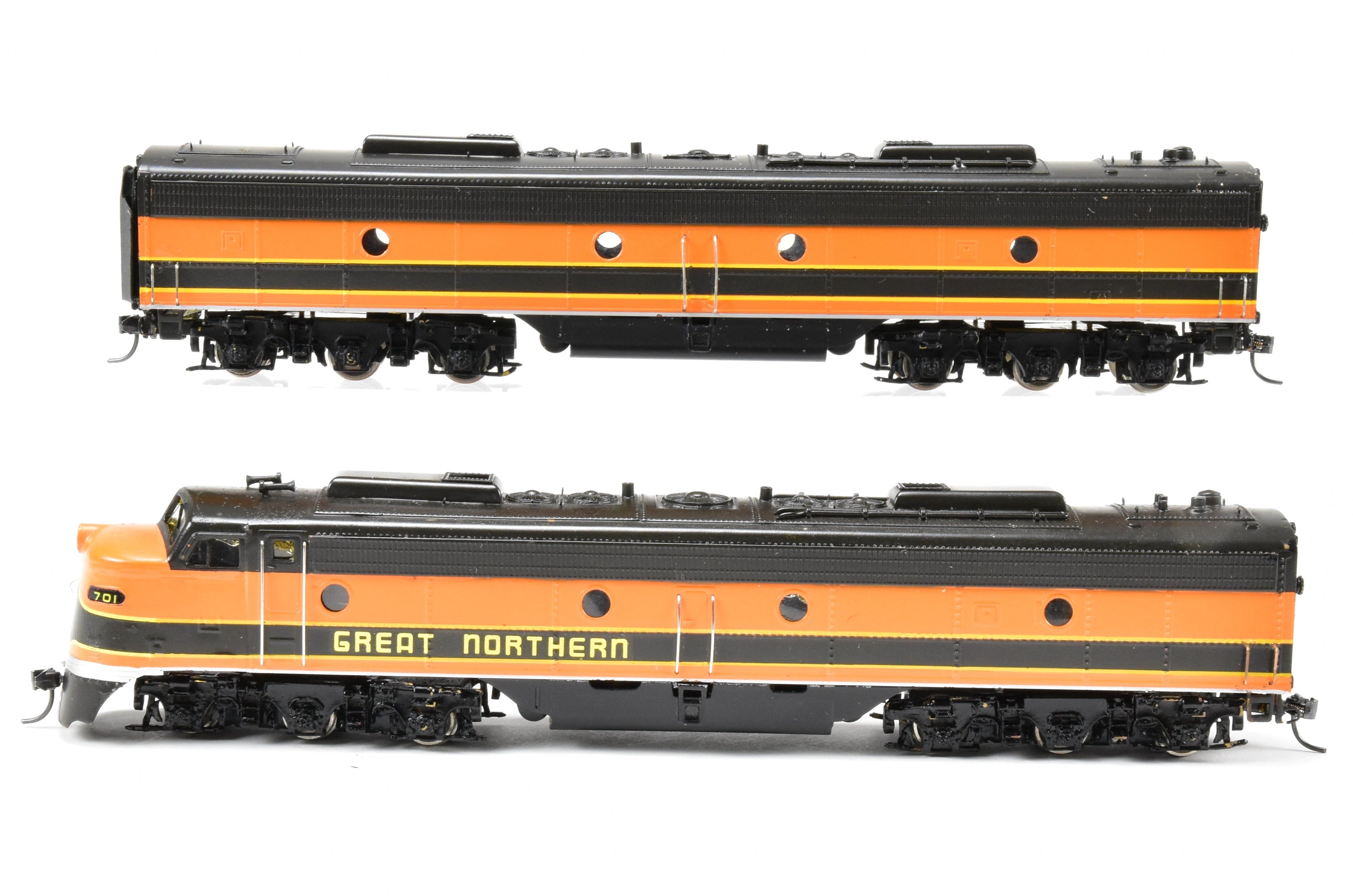 HO Scale Brass Balboa Great Northern EMD E - 8 A/B Set Passenger Diesel Locomotives for the Empire Builder Route