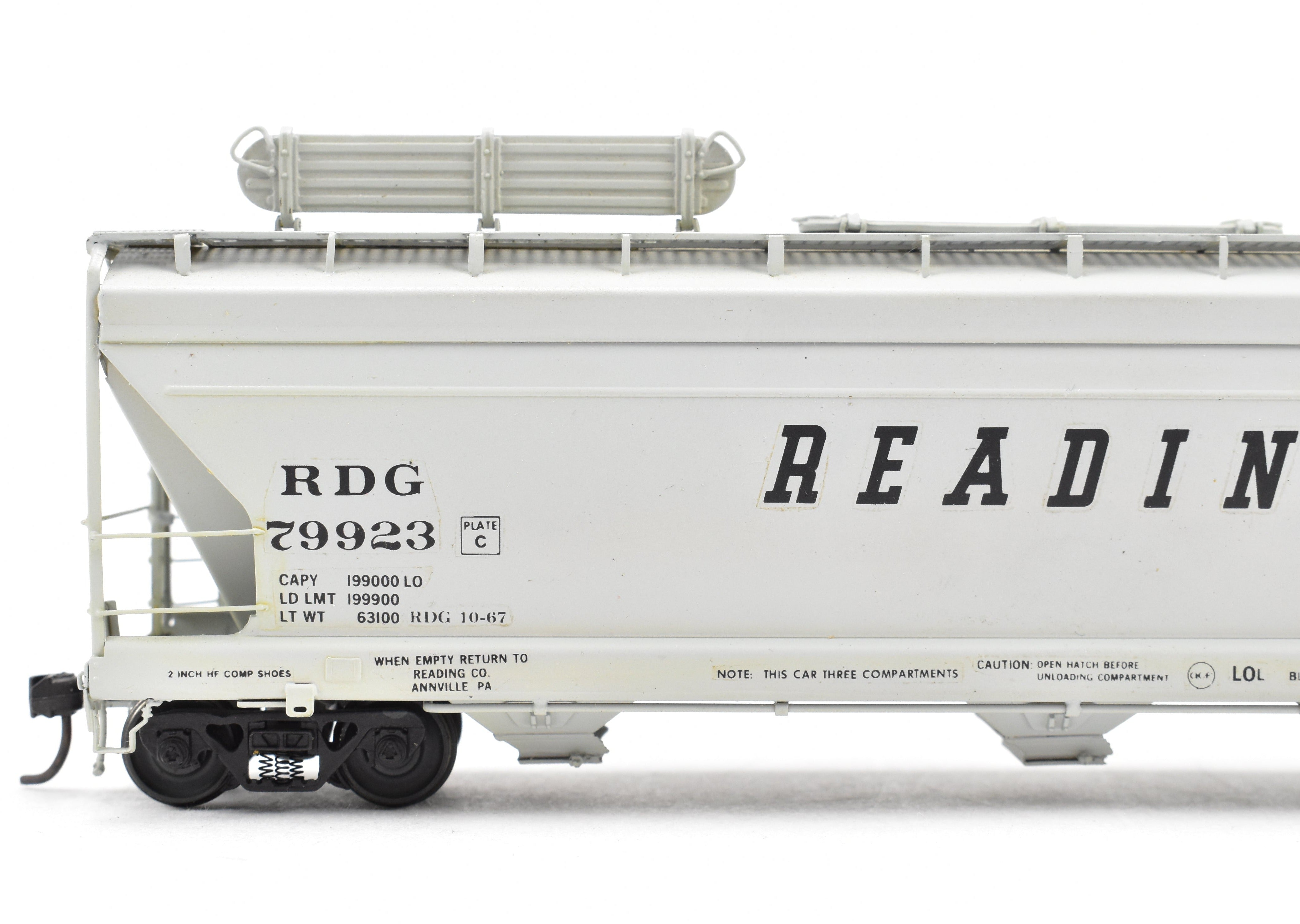 HO Scale Brass Model Train - Overland Models, Inc. (OMI) Reading RDG ACF 3 - Bay Centerflow 4650 Covered Hopper with 3 Long Hatches, CP No. 79923