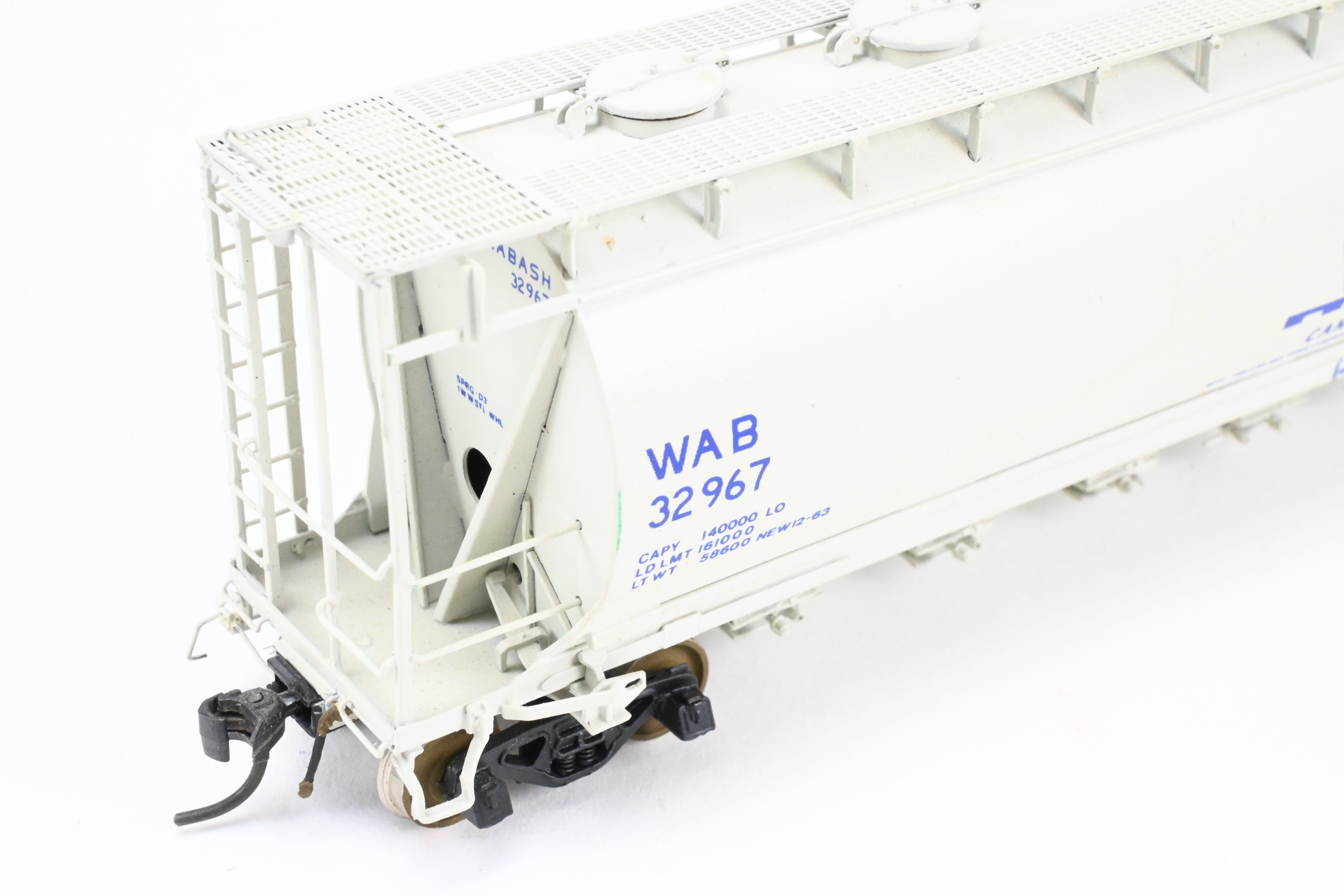 OMI Overland Models' Wabash HC - 60 Custom - Painted Cylindrical Covered Hopper #32967