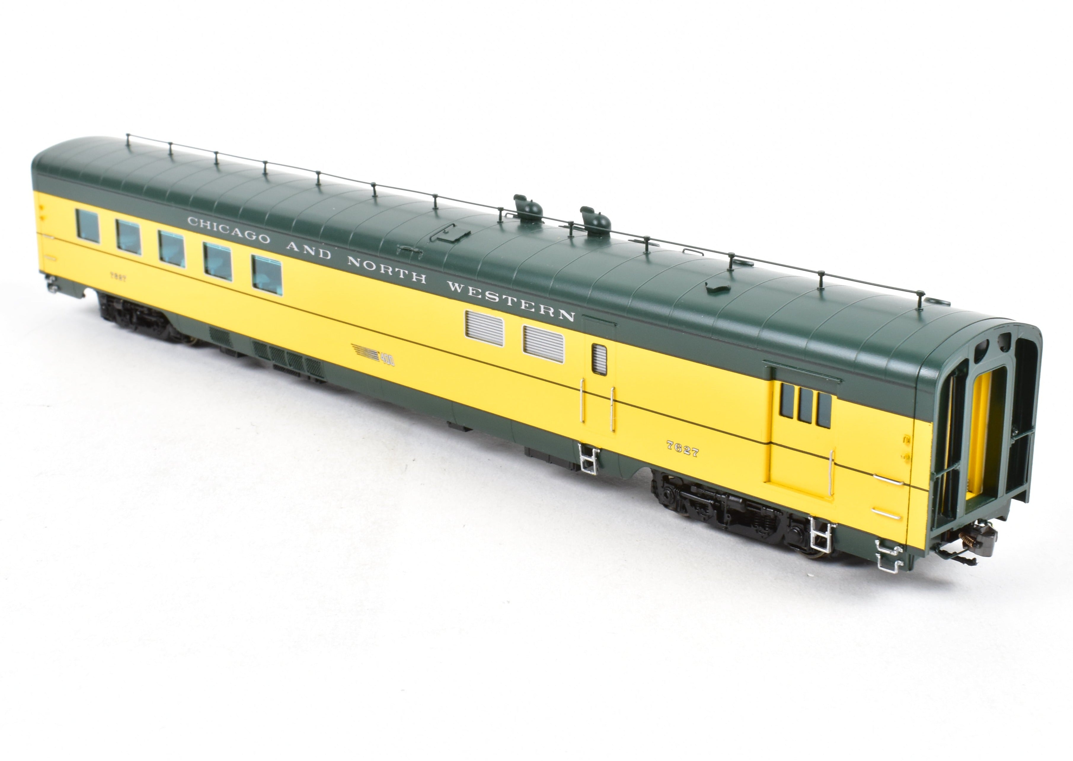 HO Scale Brass Railway Classics Model - Chicago and North Western 400 Baggage Cafe Lounge Car FP, Featuring Road Number 7627