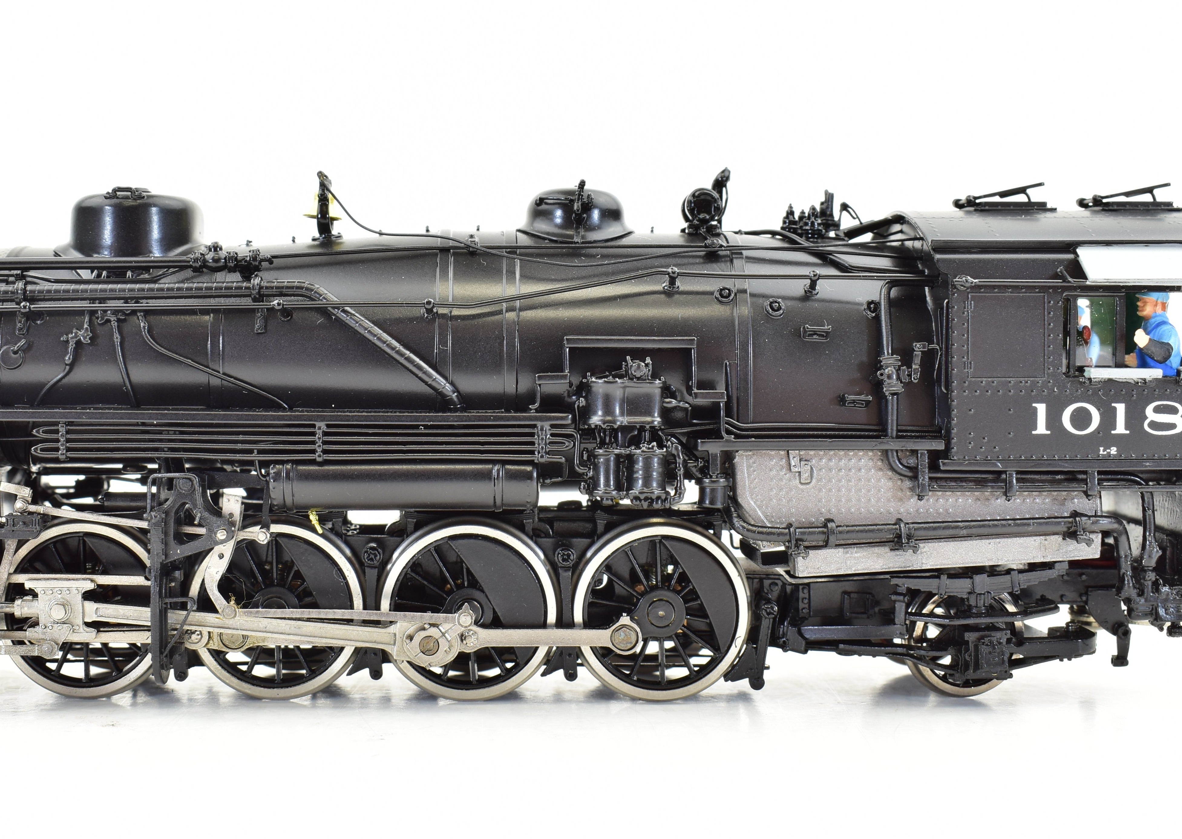 HO Scale Brass Model Train - Division Point Soo Line L2 2-8-2 Factory Painted Locomotive with #1018 Design