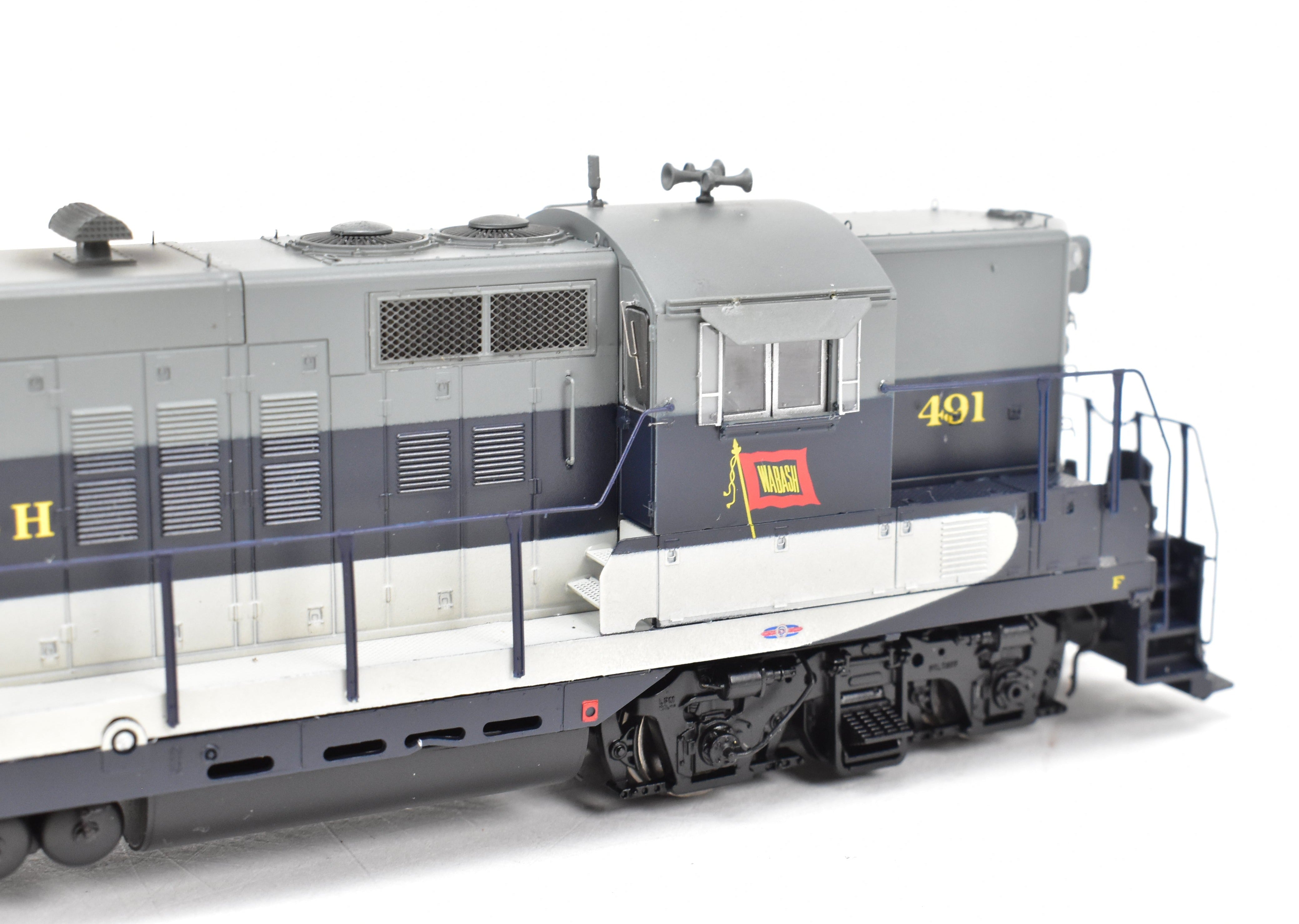 Athearn Genesis Wabash EMD GP - 9 with Tsunami DCC, Sound, and Light Weathering #491