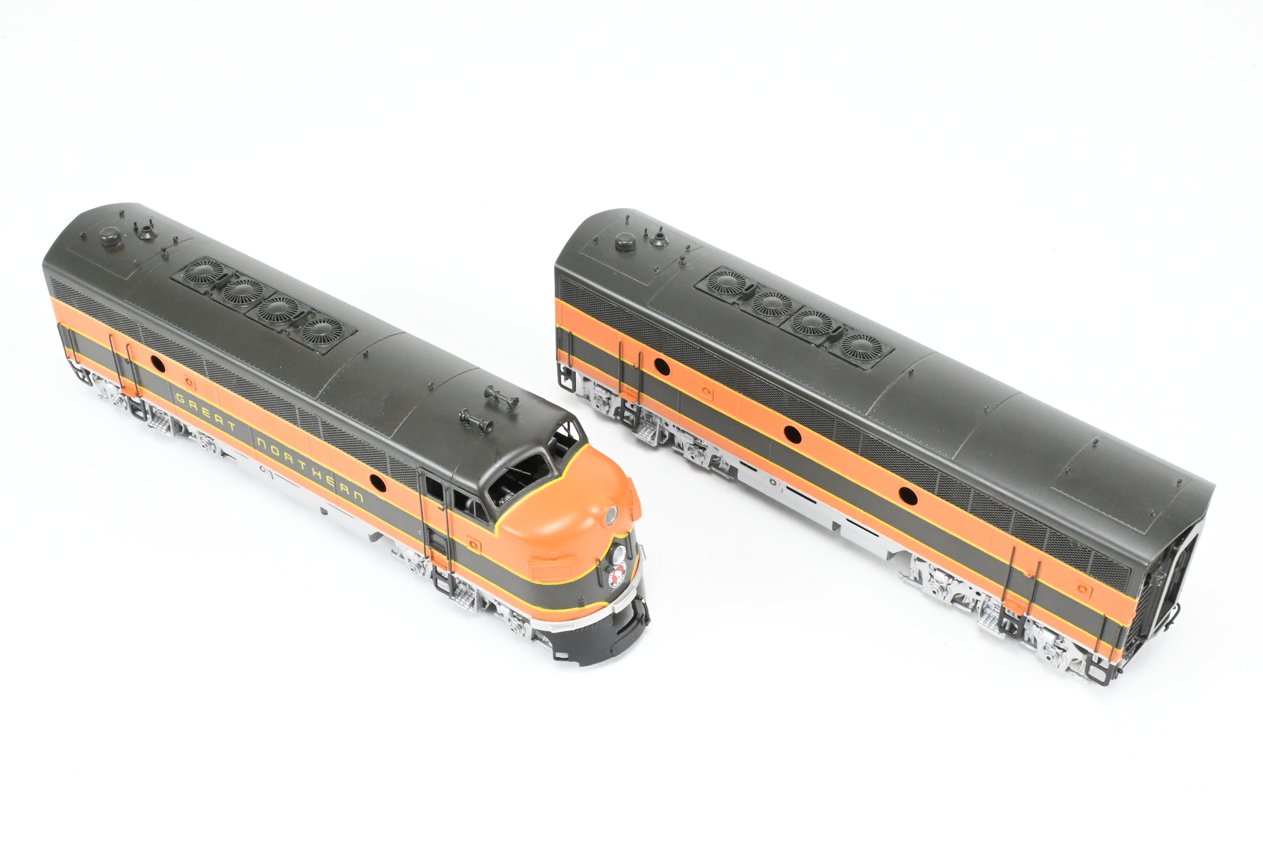 HO Scale Brass Model Train - Oriental Limited Great Northern EMD F3A/F3B 1500 HP Phase II/III FP Passenger Scheme Replica