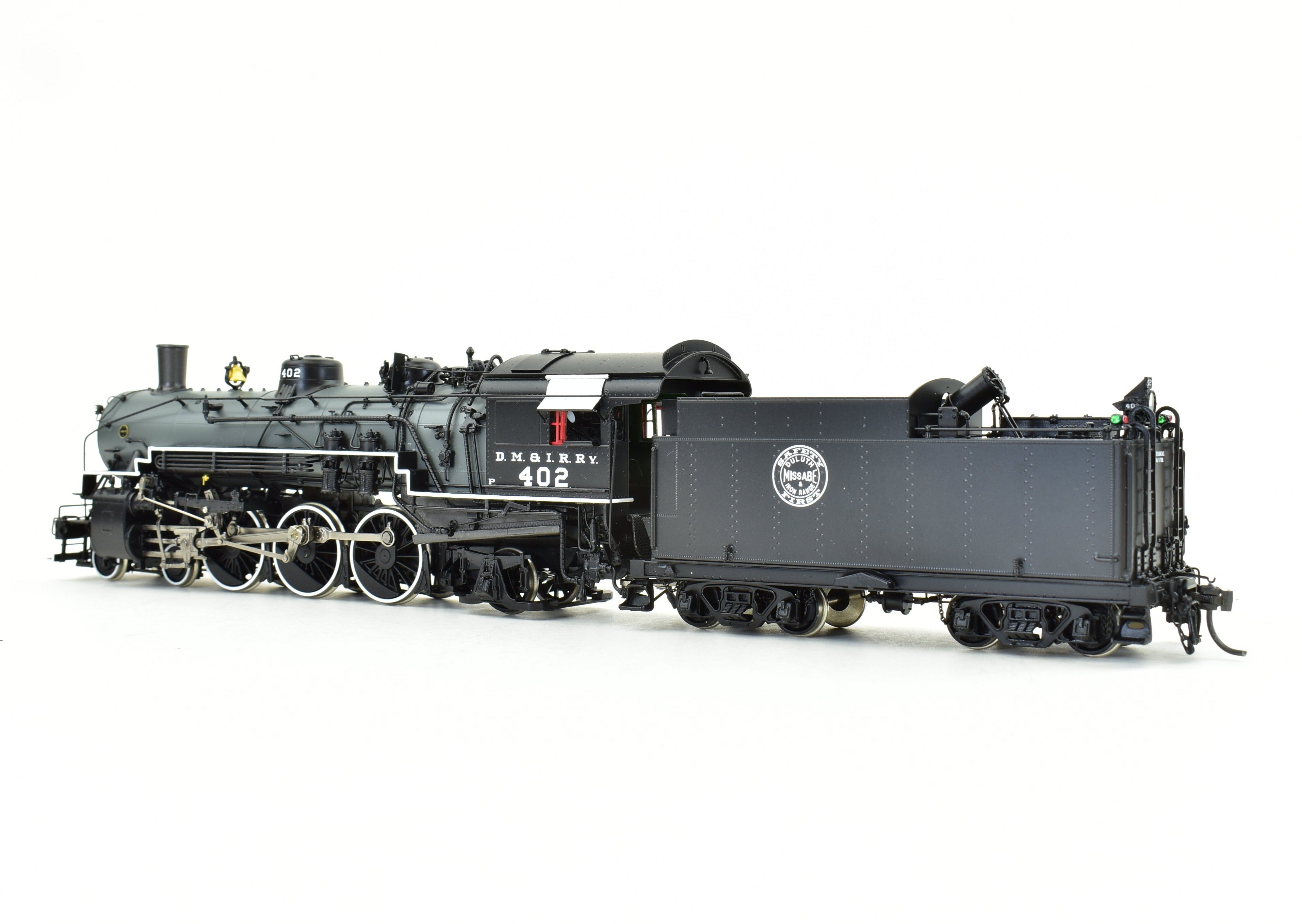 HO Scale Brass Steam Locomotive - Division Point DM&IR - Duluth Missabe & Iron Range Class P 4-6-2 #402 with Grey Boiler Scheme and Front Pilot