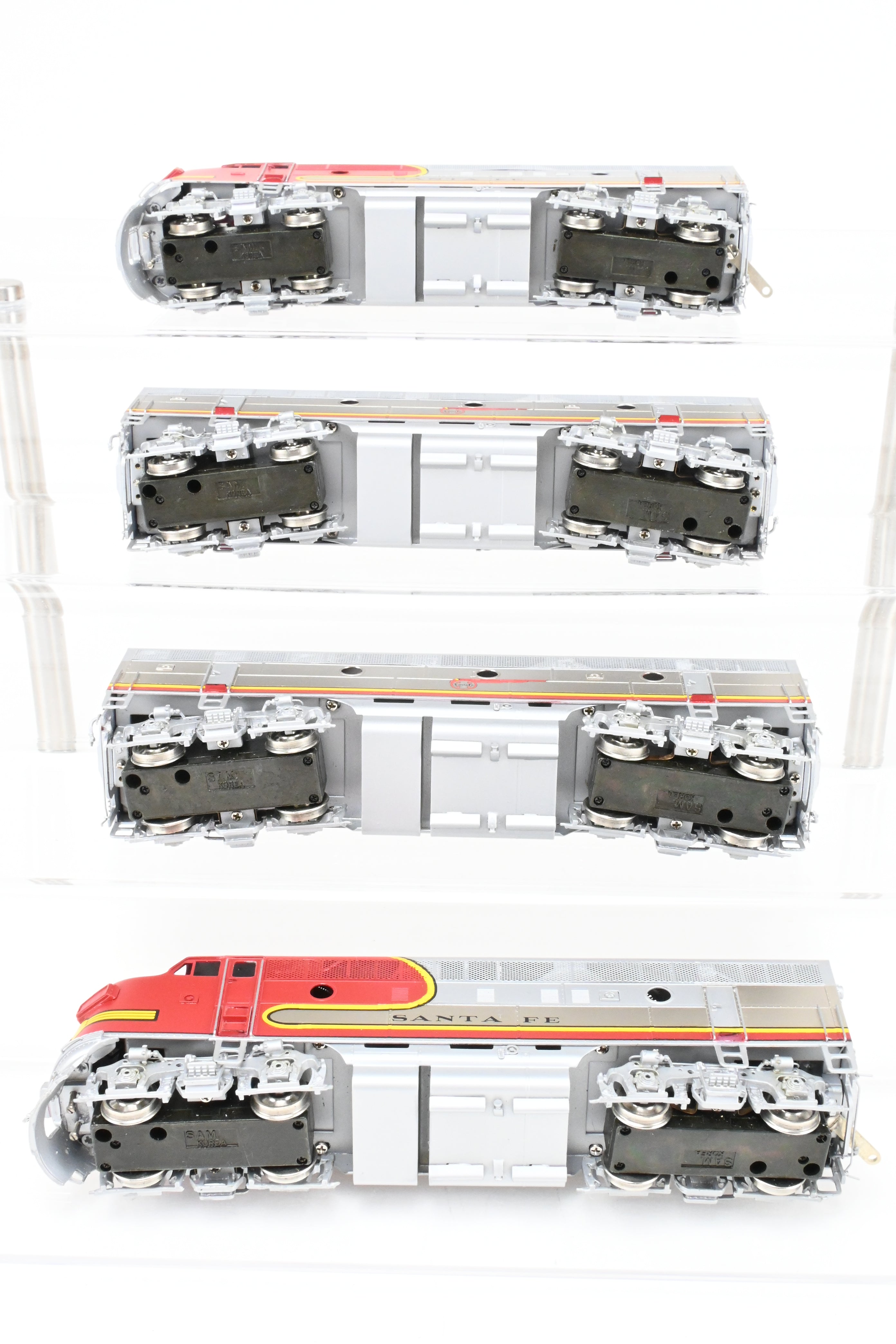 High - Quality HO Scale Brass Oriental Limited ATSF - Santa Fe EMD F3 Phase II/III 1500 HP A/B/B/A Set with Factory - Applied Plating and Painting for Model Train Enthusiasts