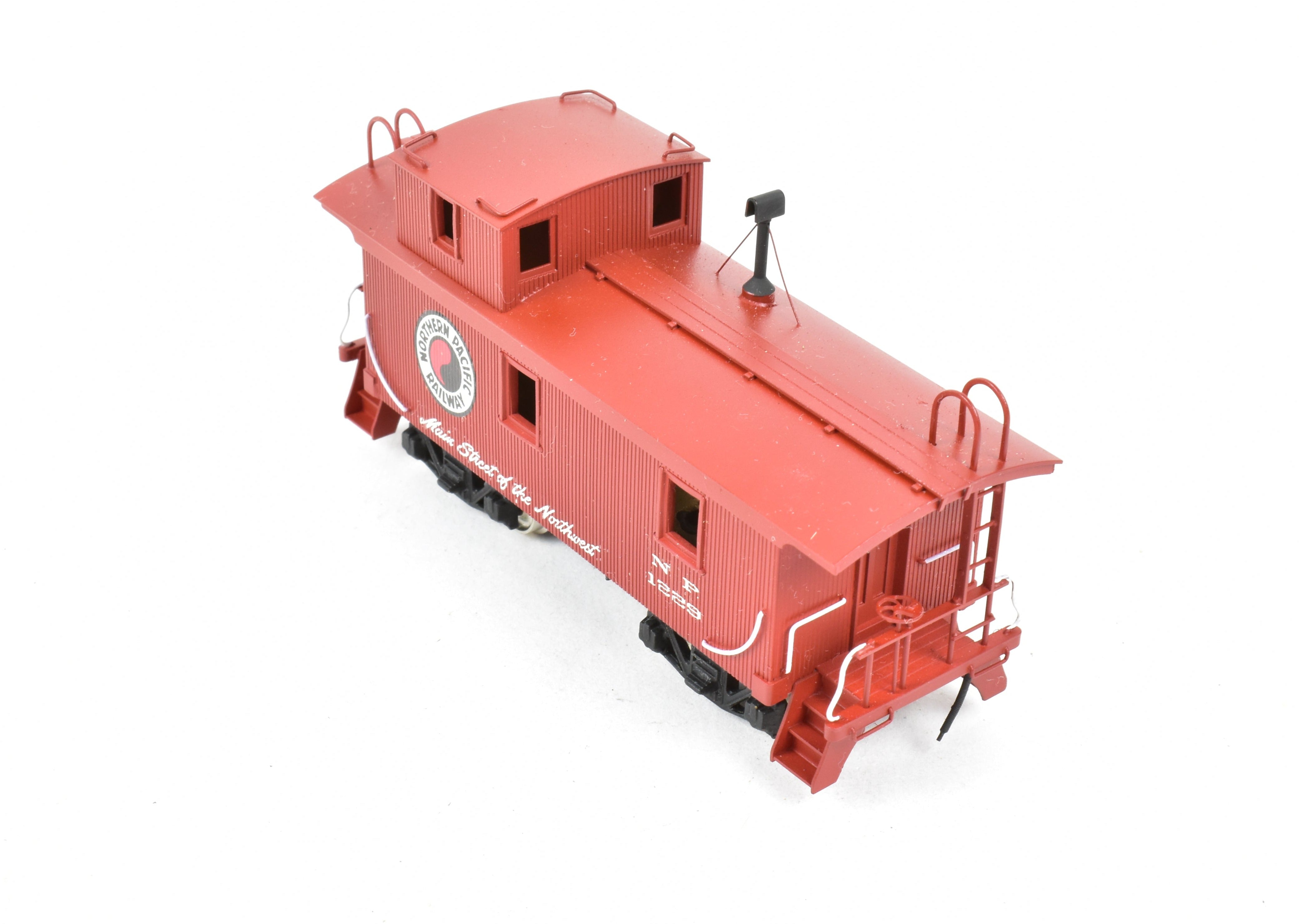 Custom Painted HO Scale Brass Wood Caboose Model of Northwest Short Line and Northern Pacific Railroads
