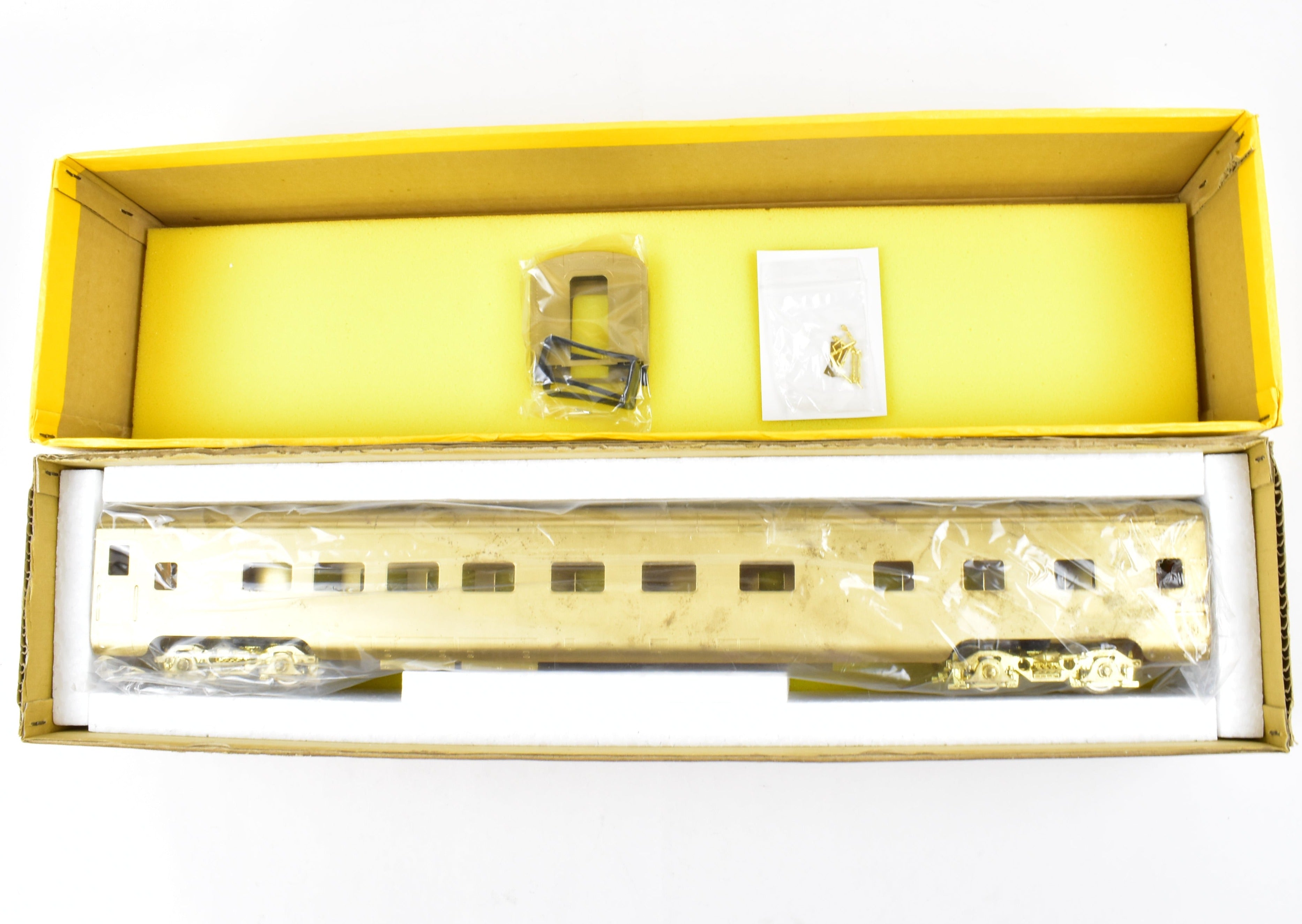 Brass Sunset Models NYC - 1:48 O Scale New York Central Dormitory Lounge with Trucks