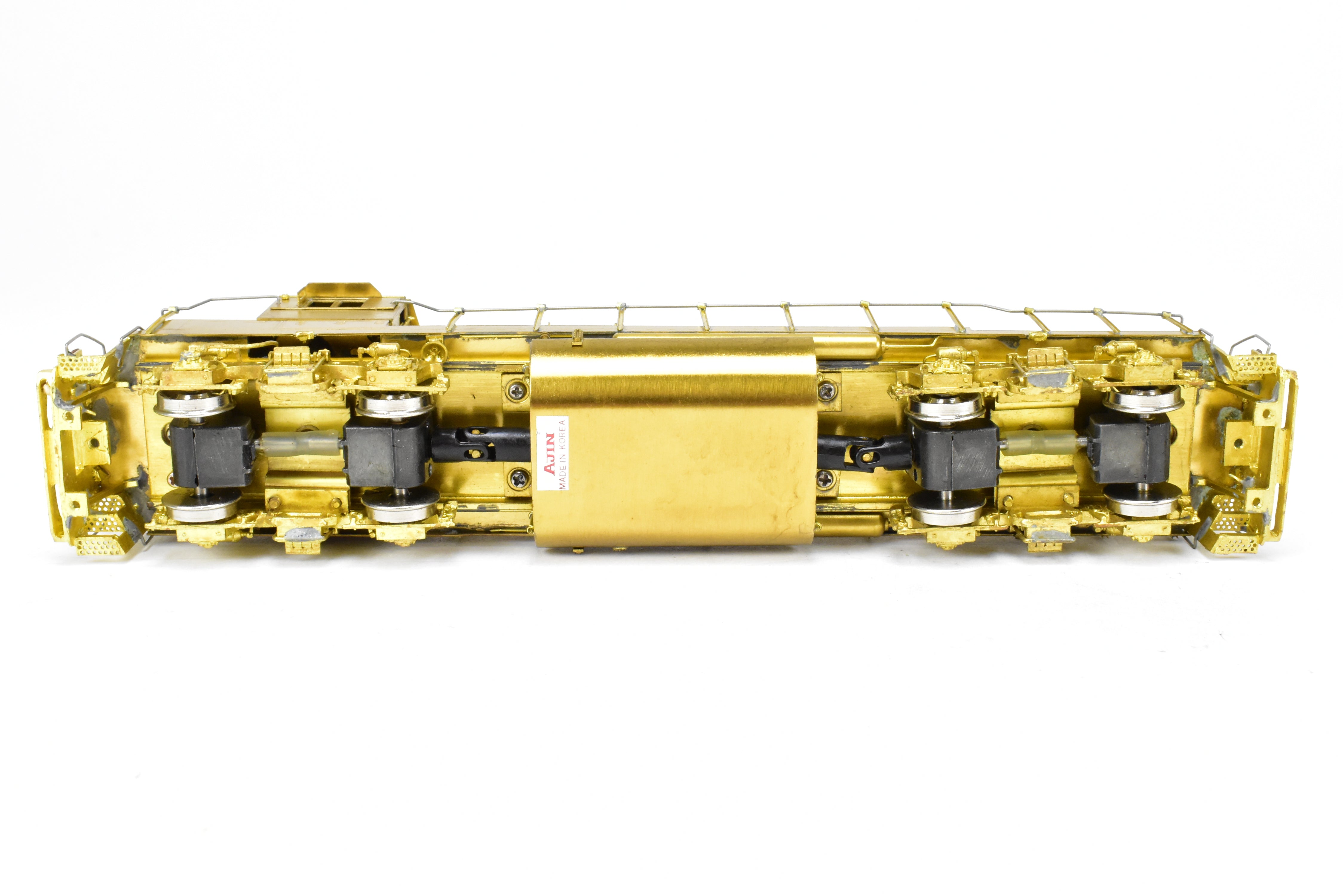 HO Brass OMI EMD GP38-2 Non-Dynamic Brake Model with Minor Tarnish, Wrong Box