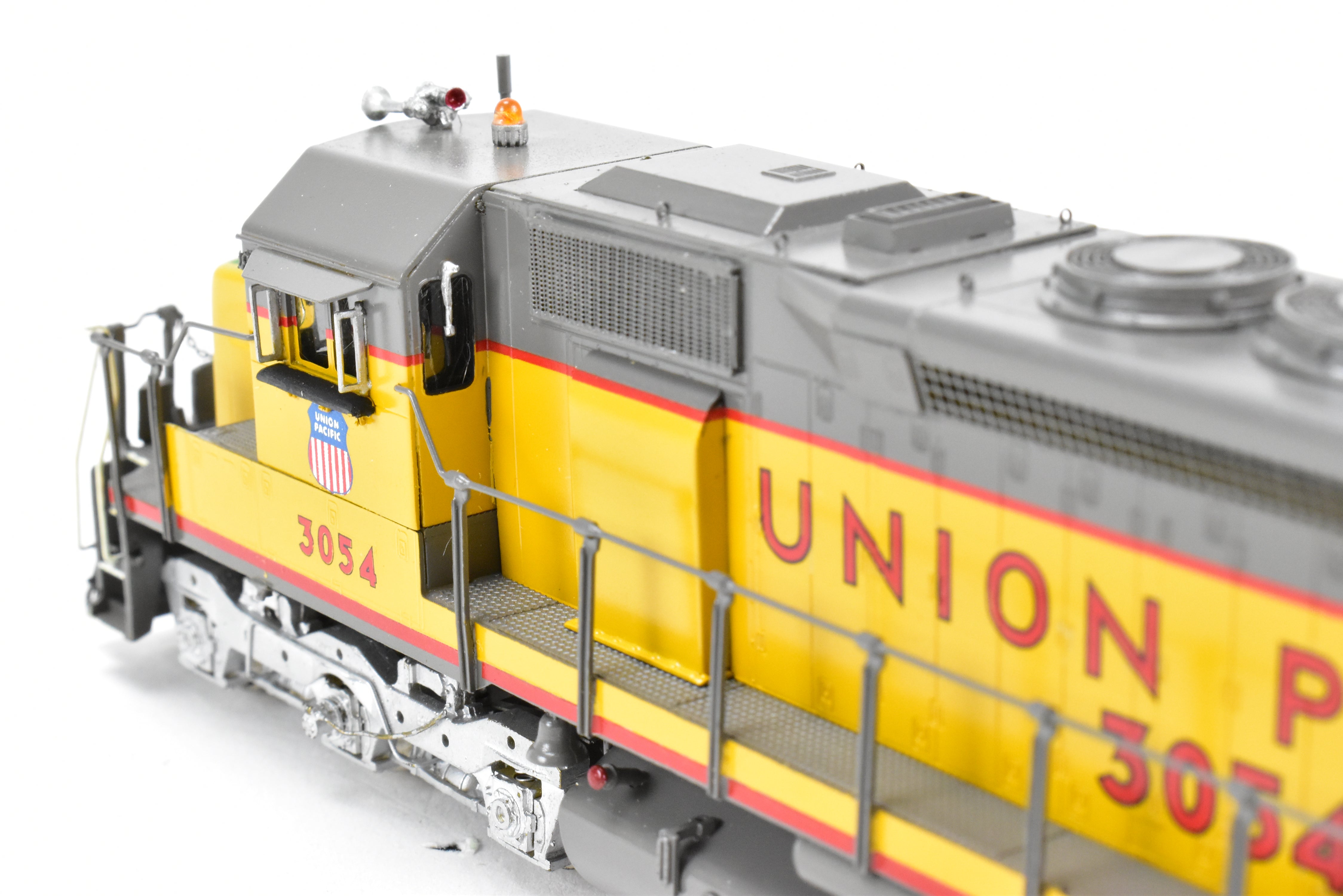 HO Scale Brass Model Train - Overland Models Inc. Union Pacific EMD SD40 Low Hood Locomotive with Dynamic Brakes, Low Mounted Brake Cylinders, Custom Painted as UP No. 3054